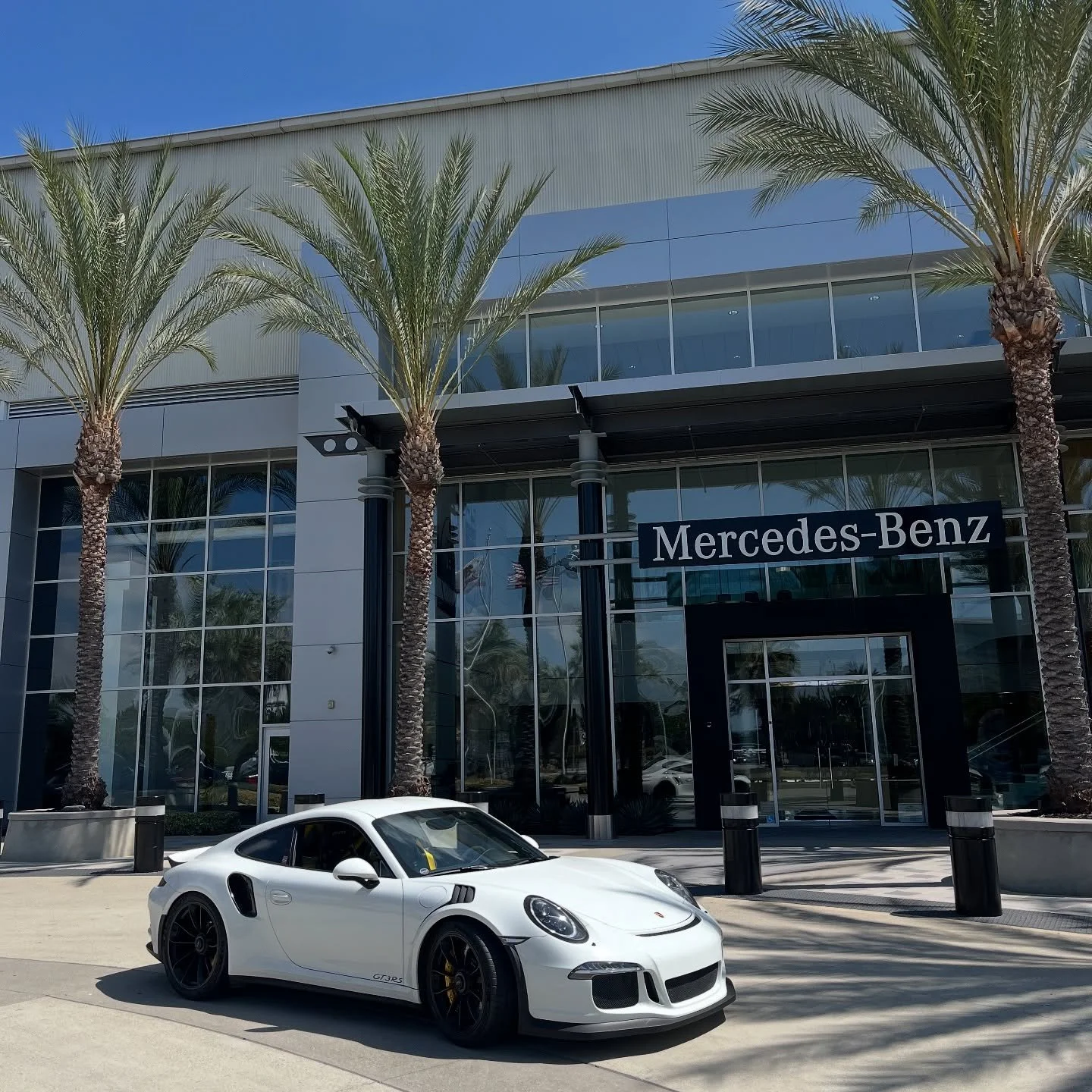 Finally toured the Mercedes-Benz Classic Center in Long Beach. No pictures taken&hellip;just core memories created from seeing legendary and irreplaceable machines. Thank you @spoolenturbo for your time 👌. Seeing multiple 300SL Gullwings in various 