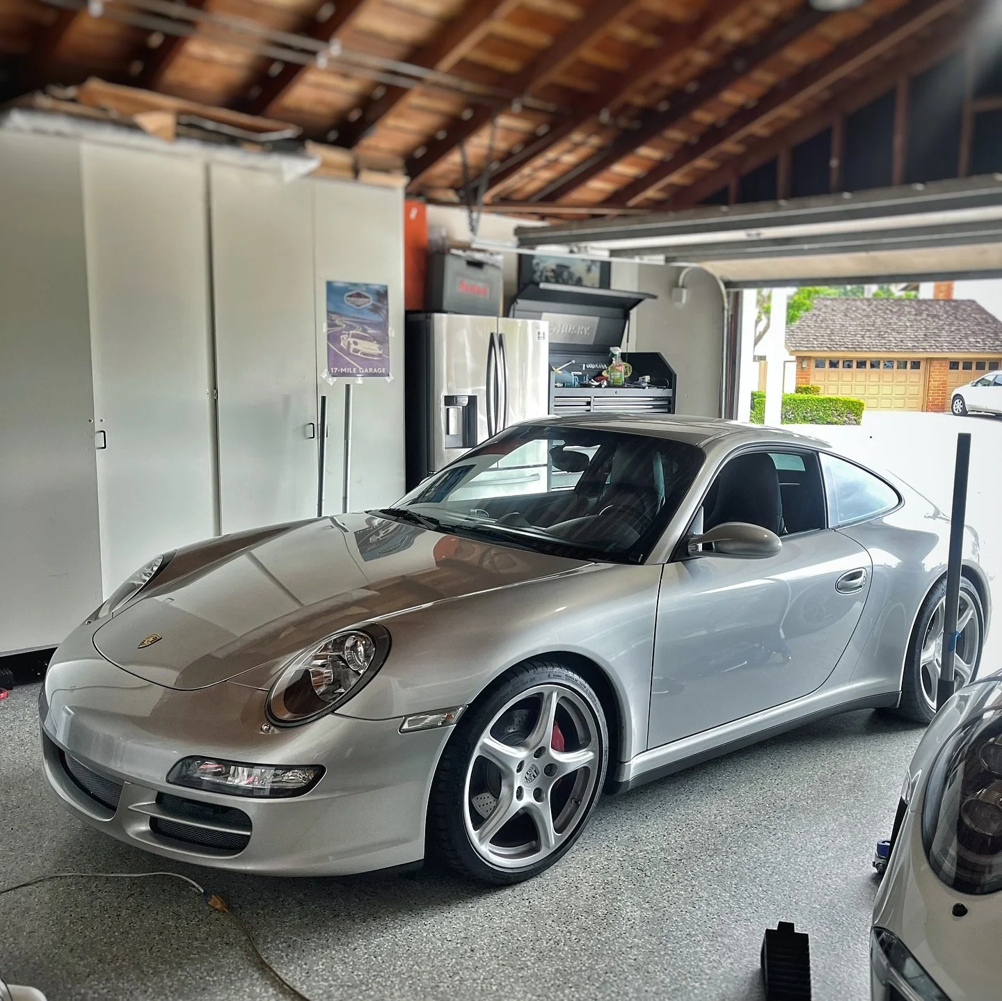 997.1 C4S getting a thorough oil service and a detailed inspection. Thanks @tullieq for stopping by 👍. #997 #porscheservice