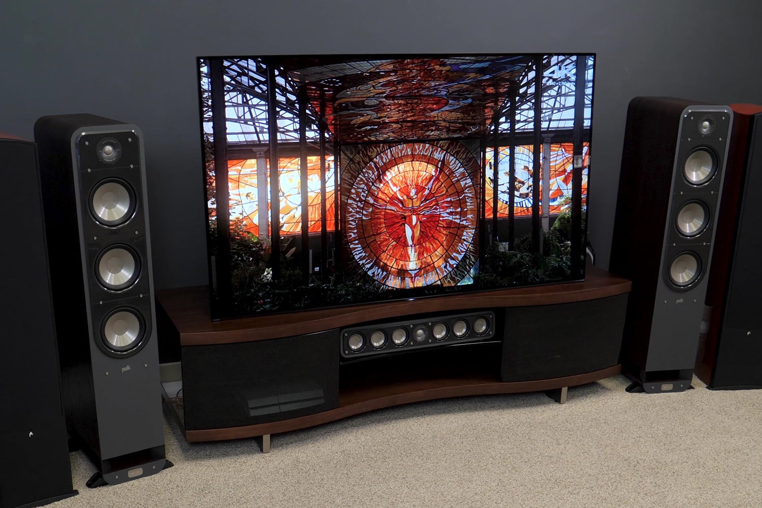 sony-a1e-oled-tv-review-xbr55a1e-xbr65a1e-xbr77a1e-screen-angle-speakers-2-1500x1000.jpg