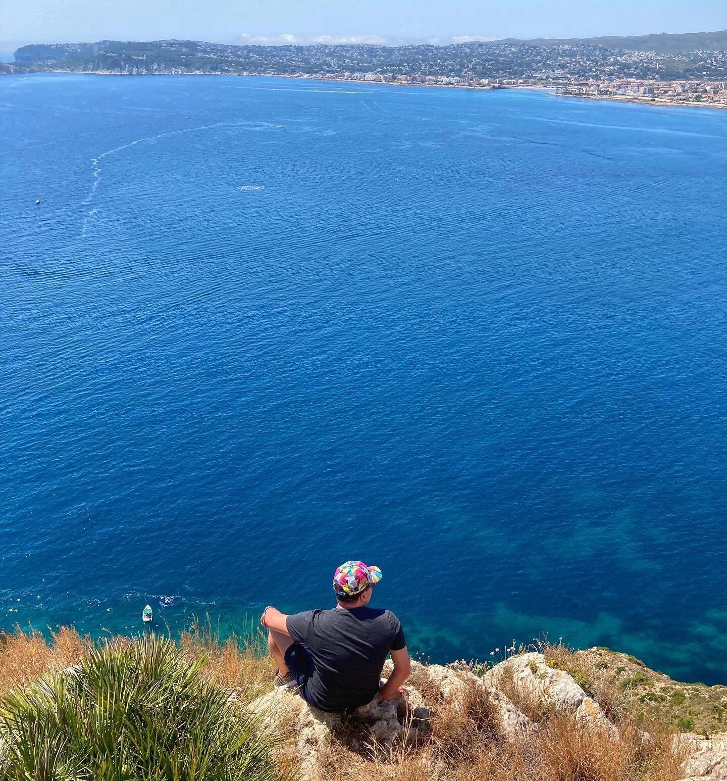 En busca de oportunidades 👨&zwj;🎓 
.
.
.
.
.
.
.
#graduation #spain #valencia #xabia #espa&ntilde;a #berklee #viaje #officiallyunemployed