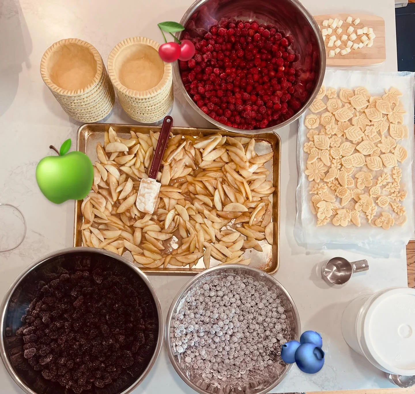 Stop by Karl the Store tomorrow for the Summer Solstice Jam, and leave with a pie for Jazz by the Bay 🥧🫐🍒🍏 @karl_the_store