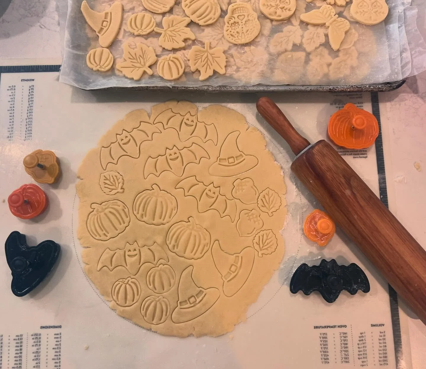 Trick or treat? We&rsquo;ll take the treat&hellip;🥧🎃🦇#halloween #halloweenseason #october #pies #piesforhalloween