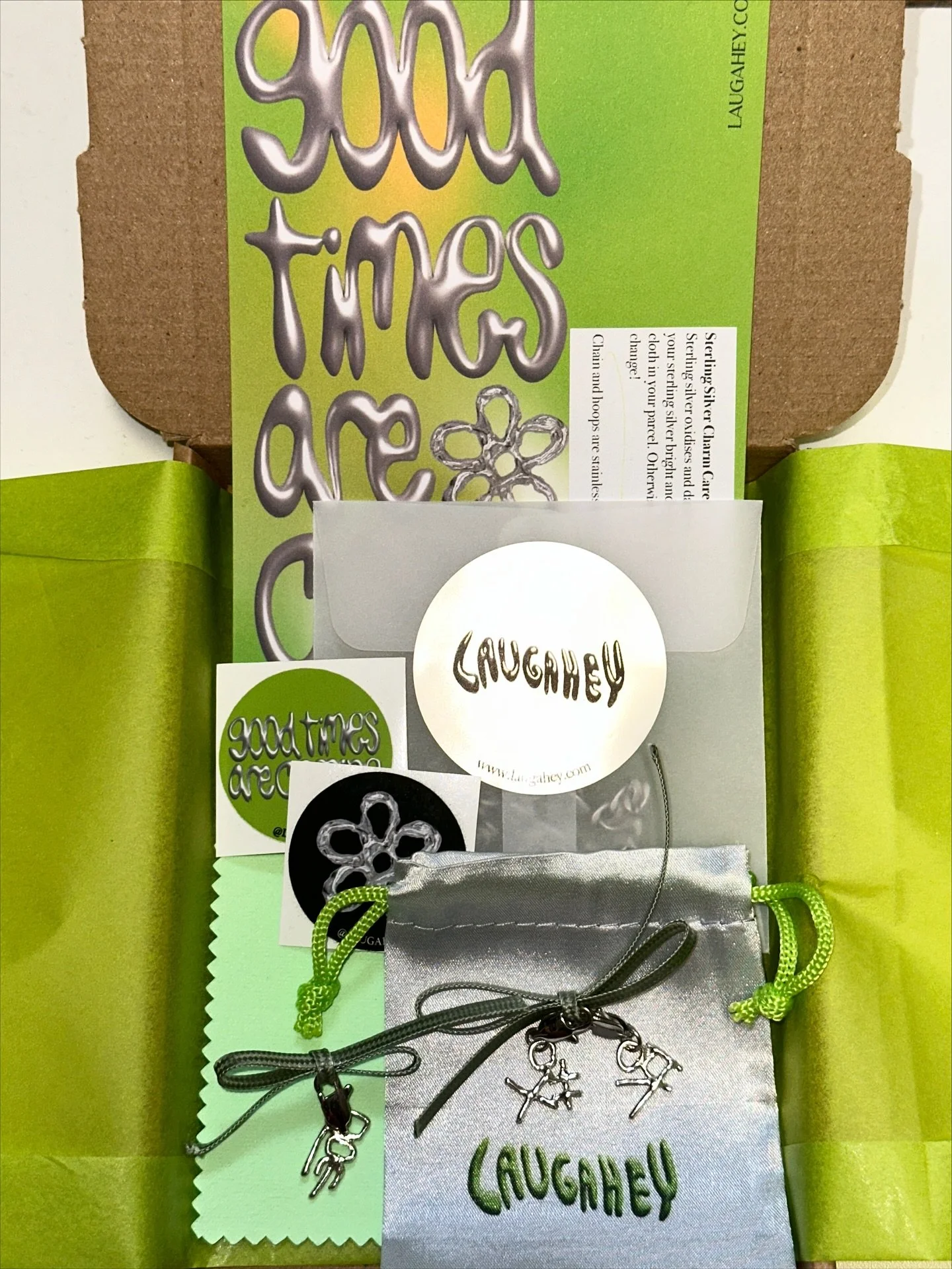 She&rsquo;s back! Online shop is open! 💚 link in bio