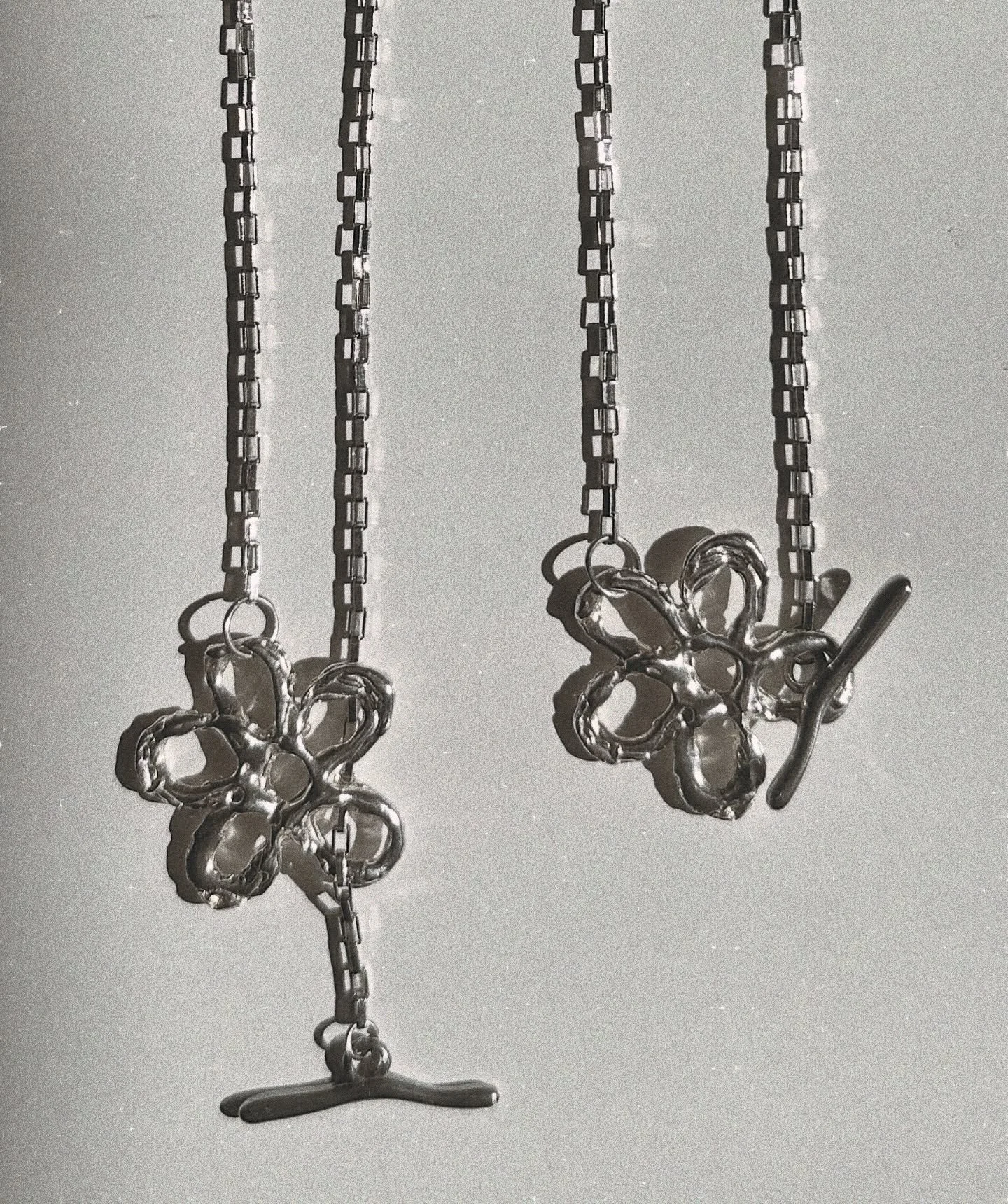 Melty fafa pull through T bar necklace 🌺