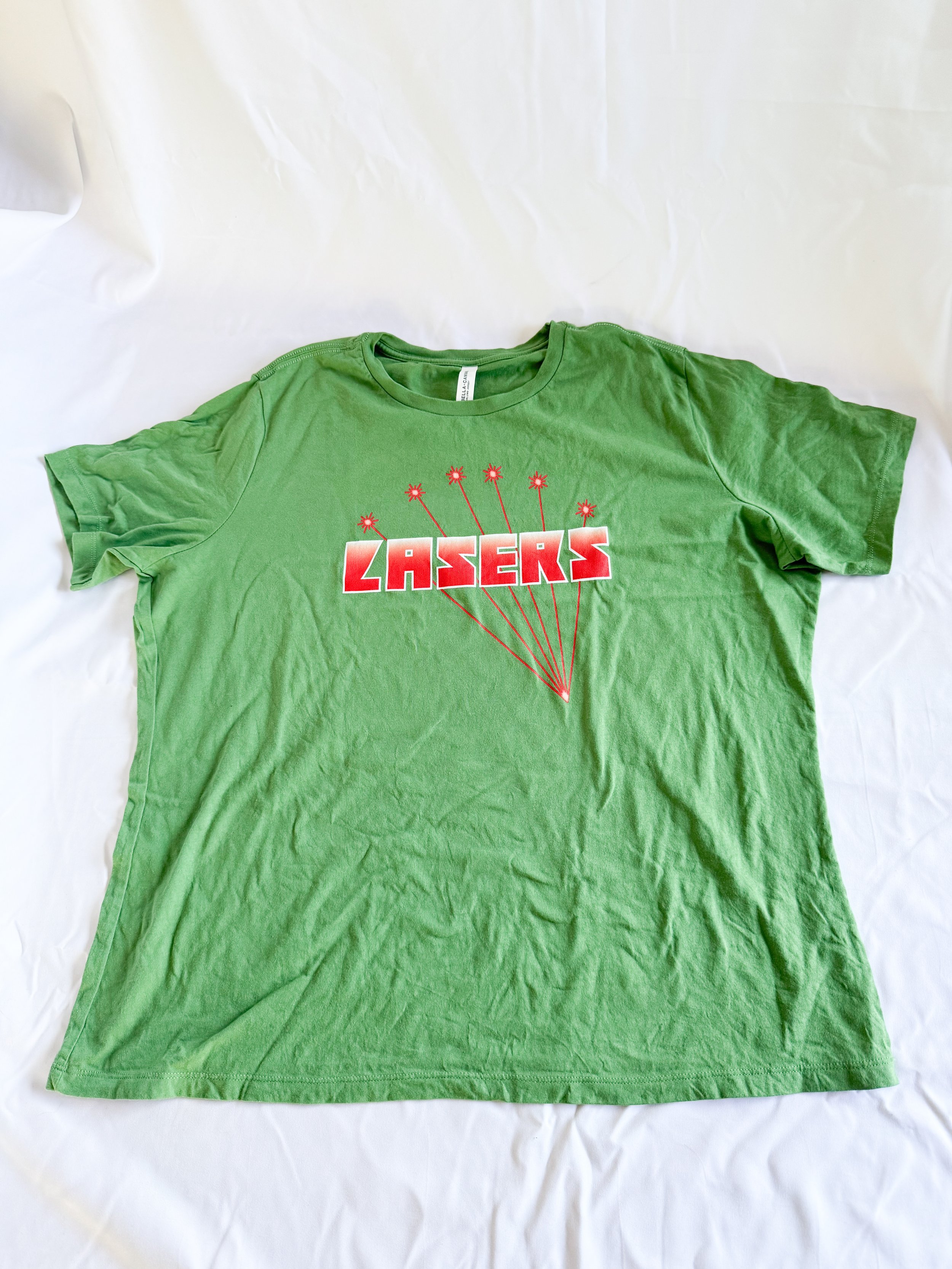 lasers-fitted-tshirt-hene-red-1.jpg