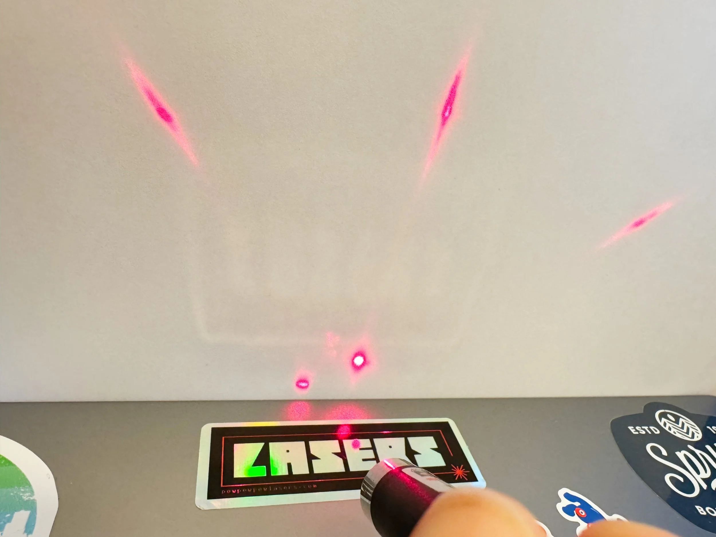 lasers-sticker-diffraction-1.jpg