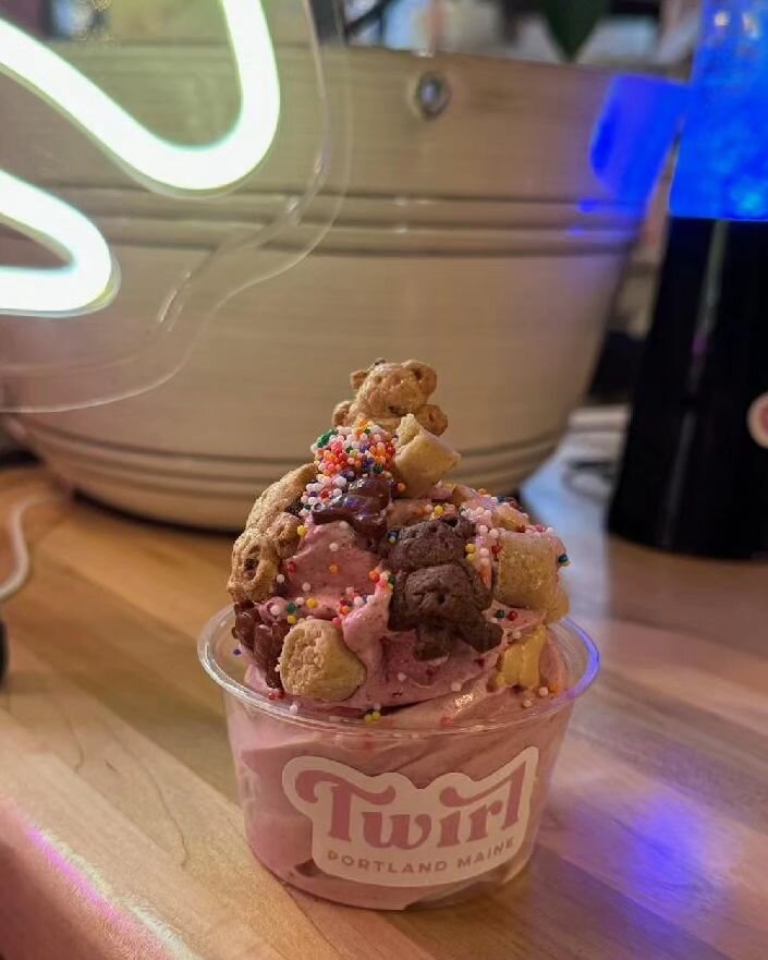 Two more days to twirl on fun flavs like Teddy Bear Picnic!  We're open 3-8 and don't forget your unicorn flair 🩷🪩 😘 🧸 🧺🩷

#icecream