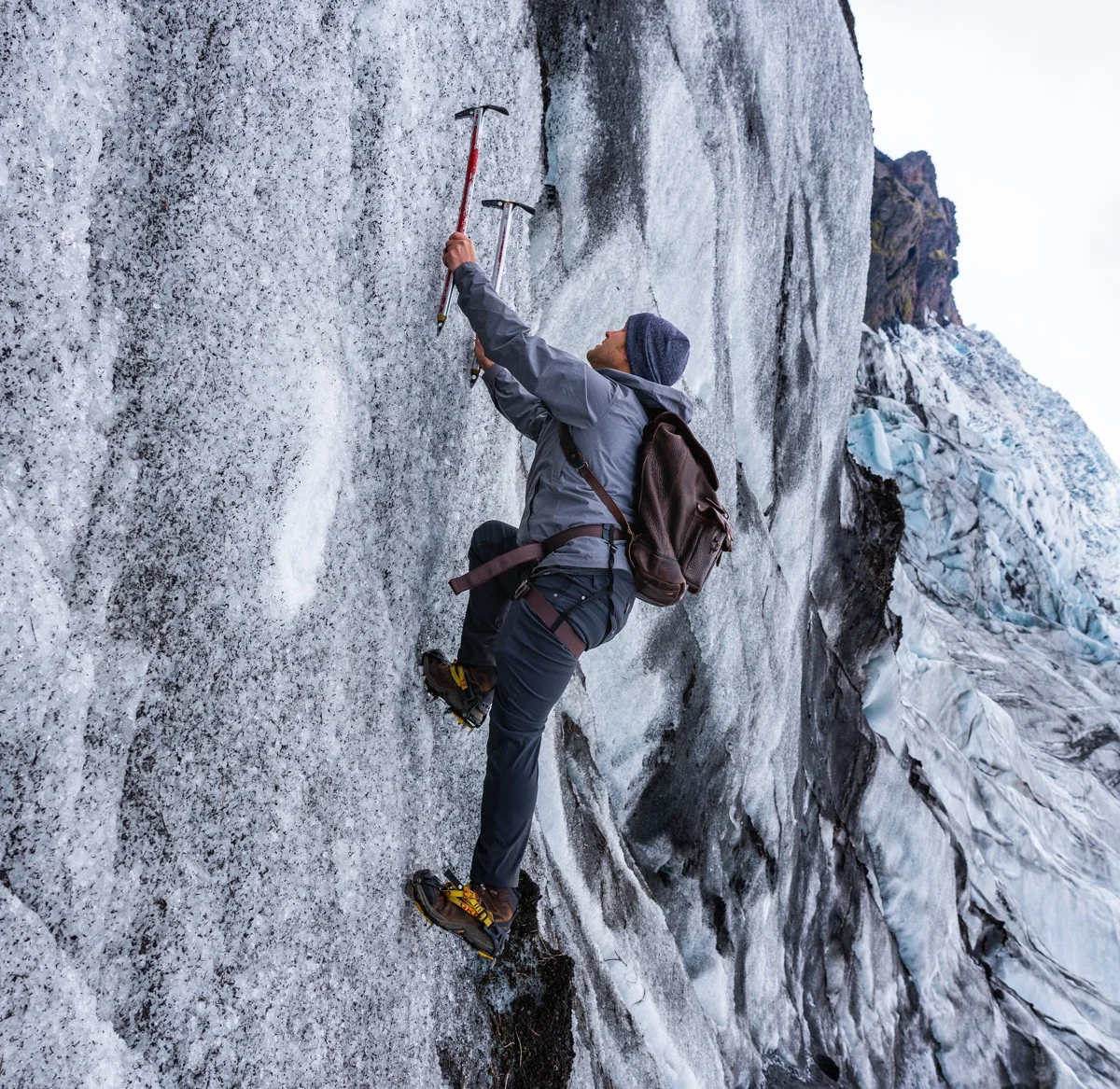 red_11_media_ice_climbing.jpg