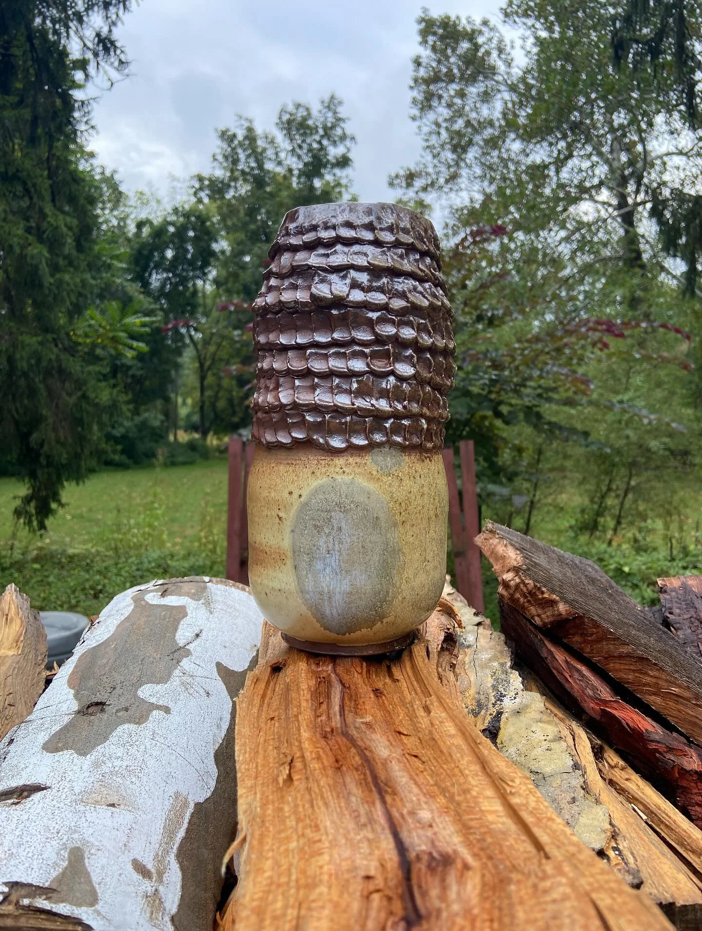 happy woodfire weekend 🌀🌞🔥
&bull;
&bull;
&bull;
#ceramics #clay #woodfire #woodfiredceramics #woodfiredpottery