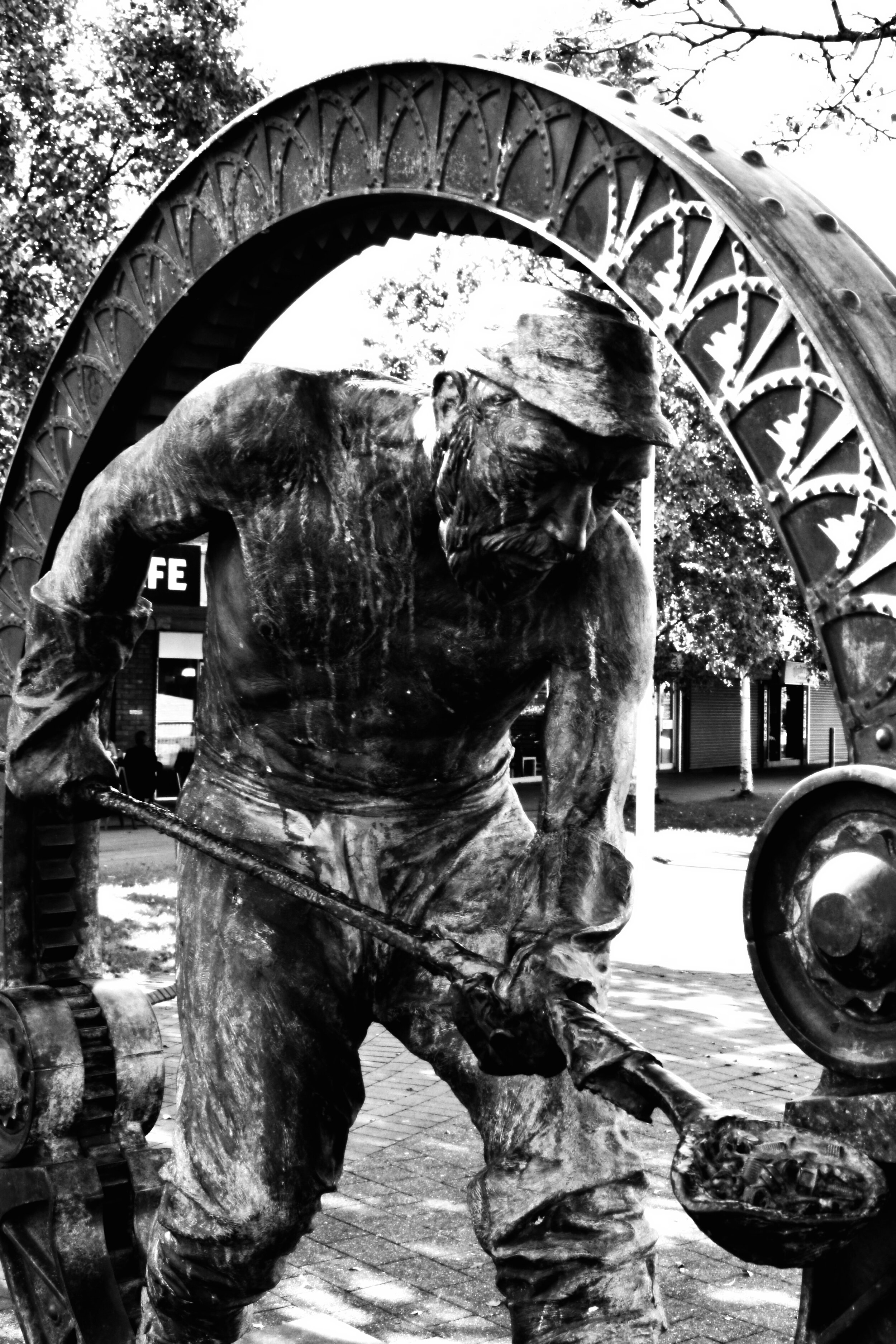The statue ‘the Mortal Coil’ captures the spirit of zealous steel workers, who continue to work despite the threats to their livelihoods and to the future of their town. 