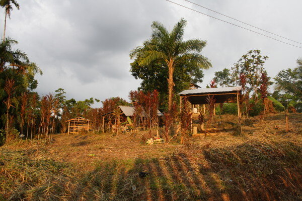 The cemetery of Bellavista is made with local materials.