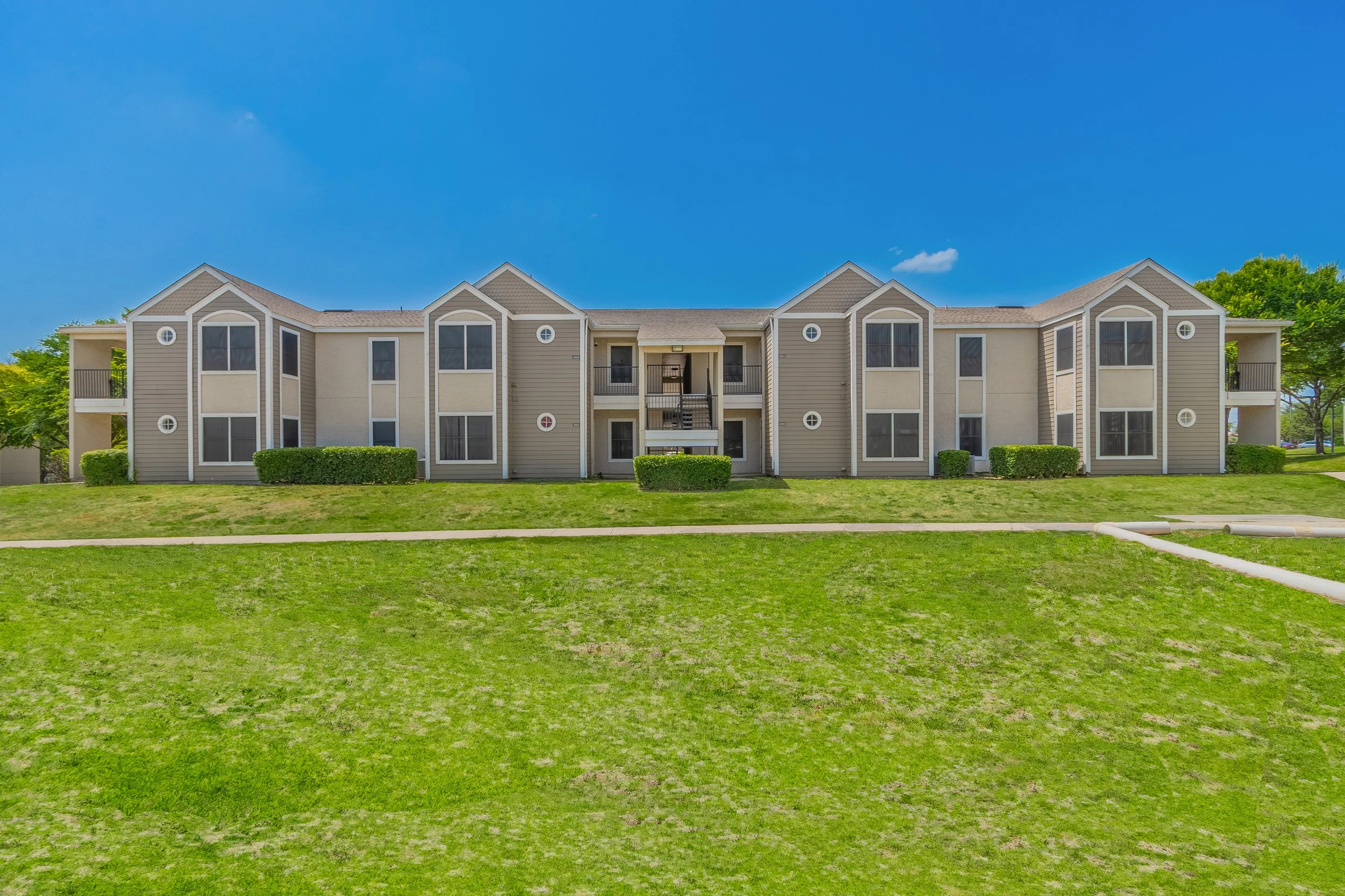 Woodglen Park I & II - 5.jpg