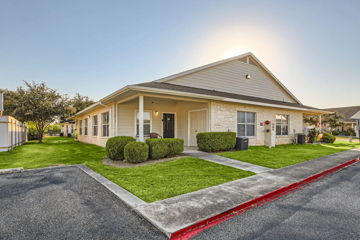 exterior 3.jpg