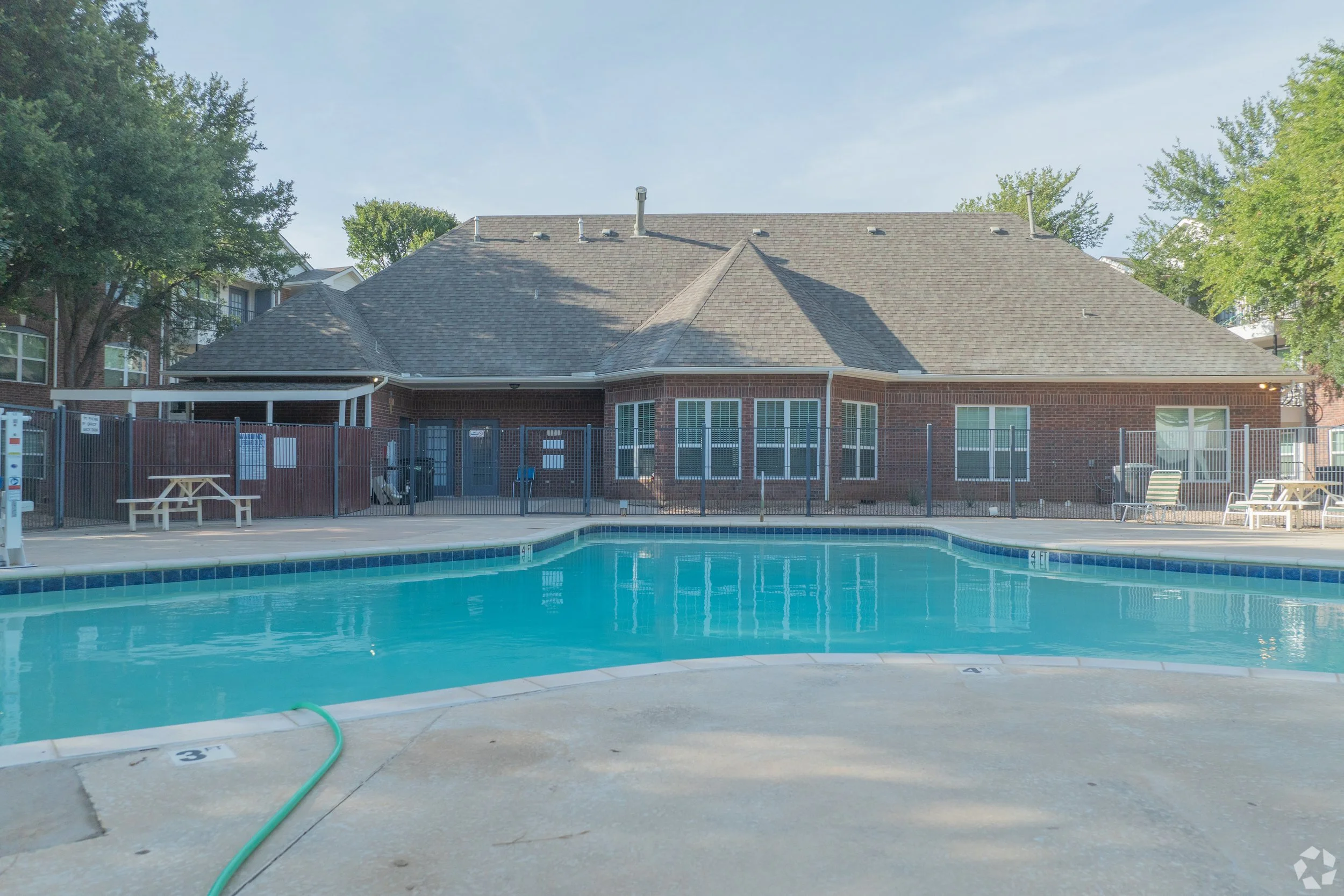 Pool.jpg