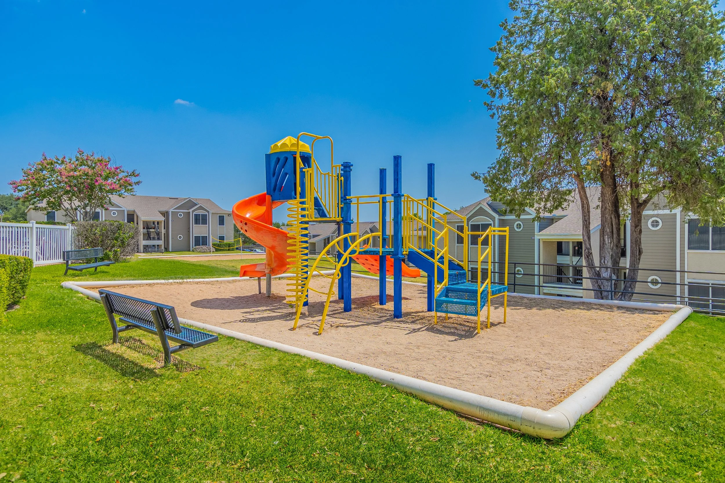 Woodglen Park I & II - 8.jpg