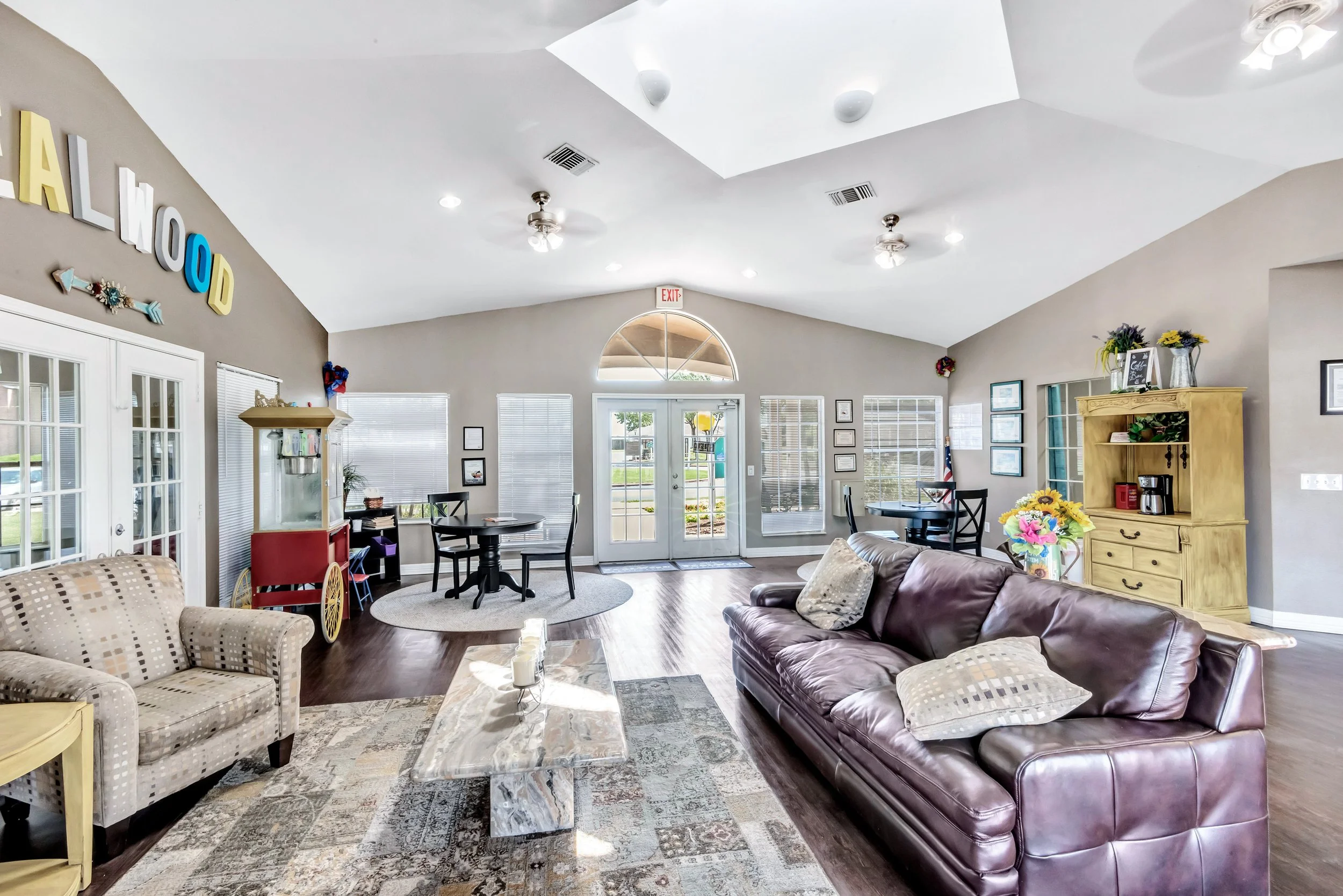 Tealwood Place 12.jpg