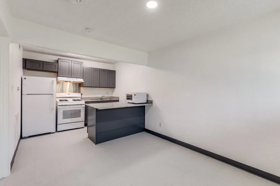 3300Manor_TishaVaidya - PI -010_1BR-1.jpg