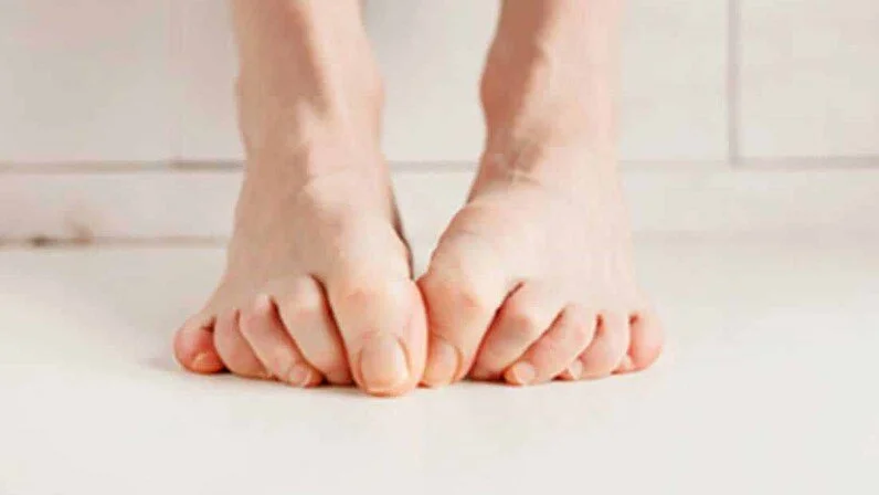curled toes suggesting embarassed feet.jpg