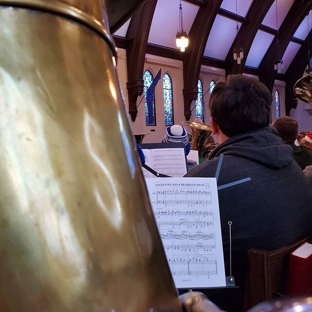 Merry TubaChristmas from Des Moines! I'm very tired and ready for a nap after the last few days of Midwest, but so many great things to come that I'm excited to get back to work!
-
-
-
#music #tuba #euphonium #tubachristmas2019 #lownotes #beautifulso