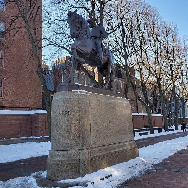 #throwbackthursday to the wonderful time I had seeing the sights in Boston! When I wasn't seeing schools or taking lessons, it was fun to be a little bit touristy sometimes. We don't have that kind of history in Iowa 😄
-
-
-
#music #trombone #boston