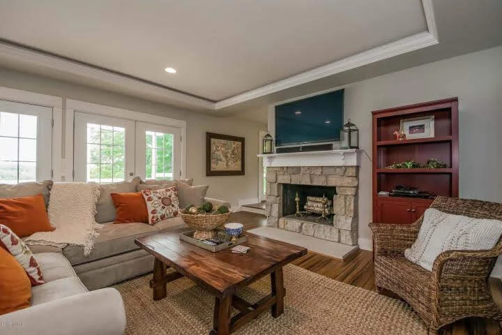 6727 Burger Living Room3.jpg