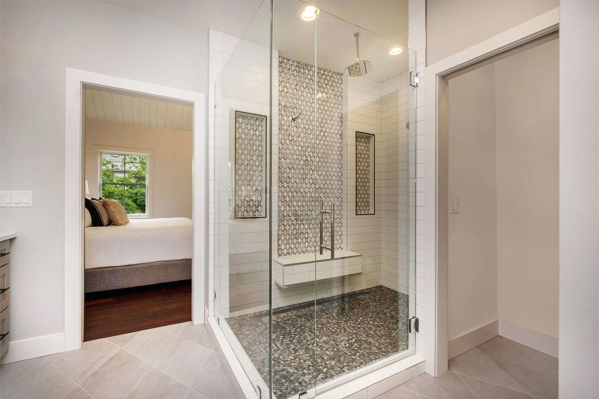1029 Pinecrest Bathroom3.jpg