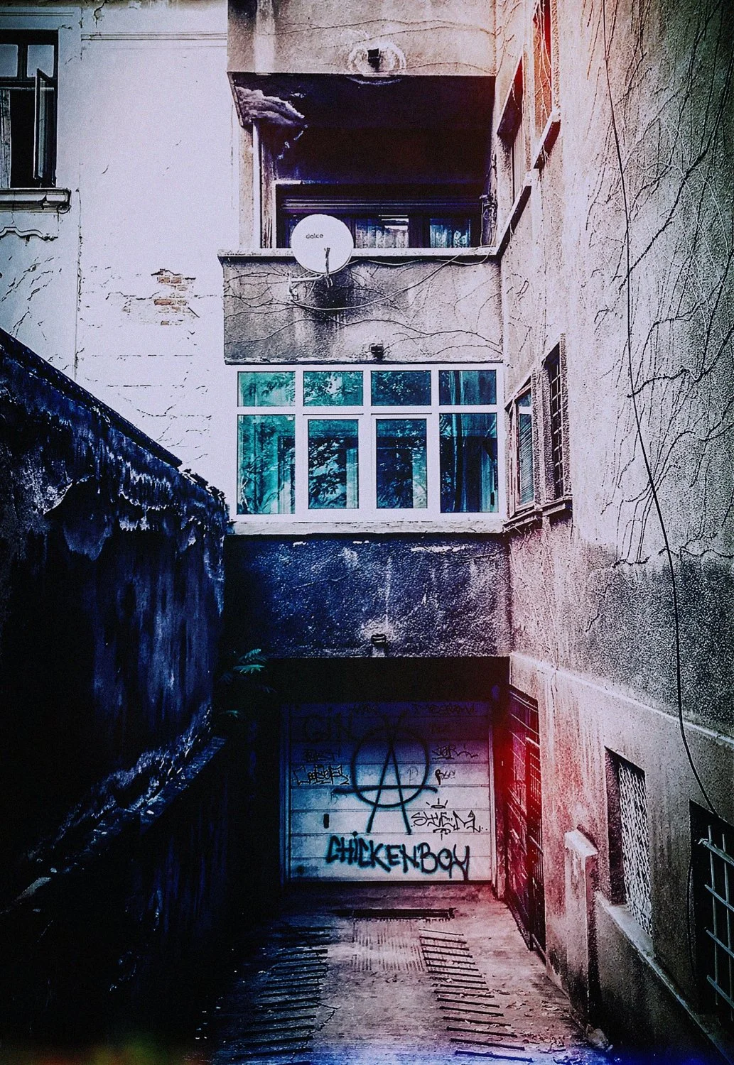 putrid space © Alexandra Crisbășan