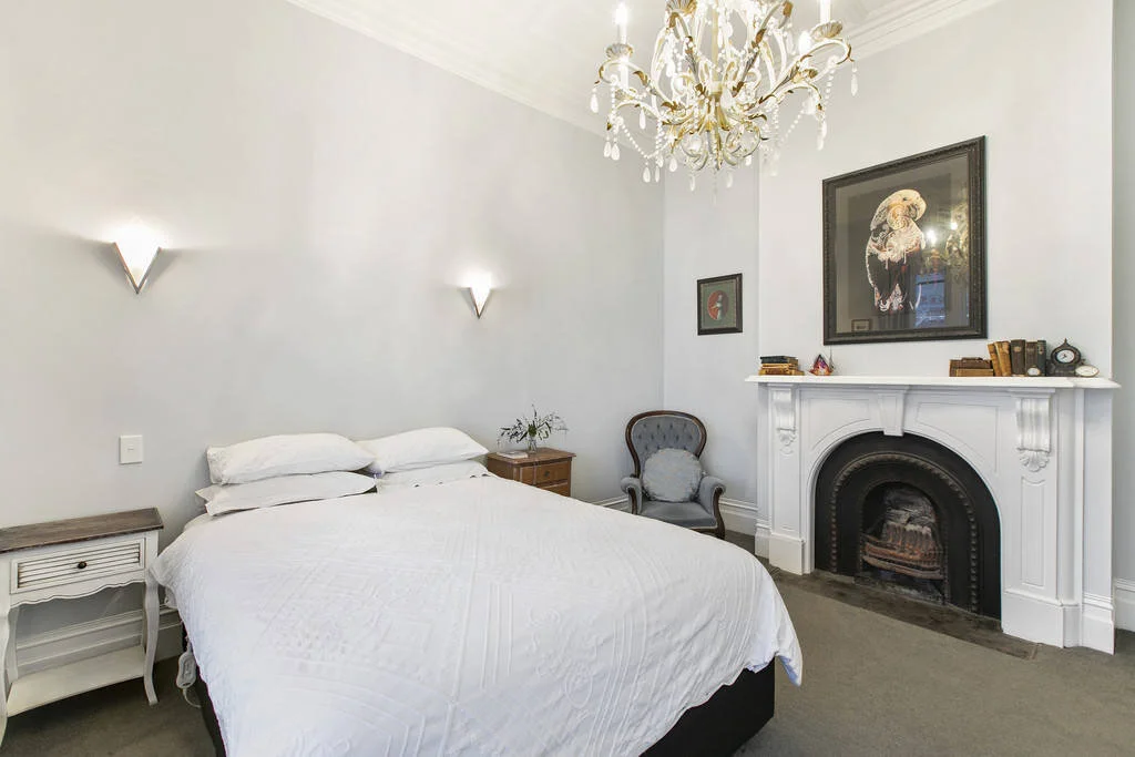 Bed 1.jpg