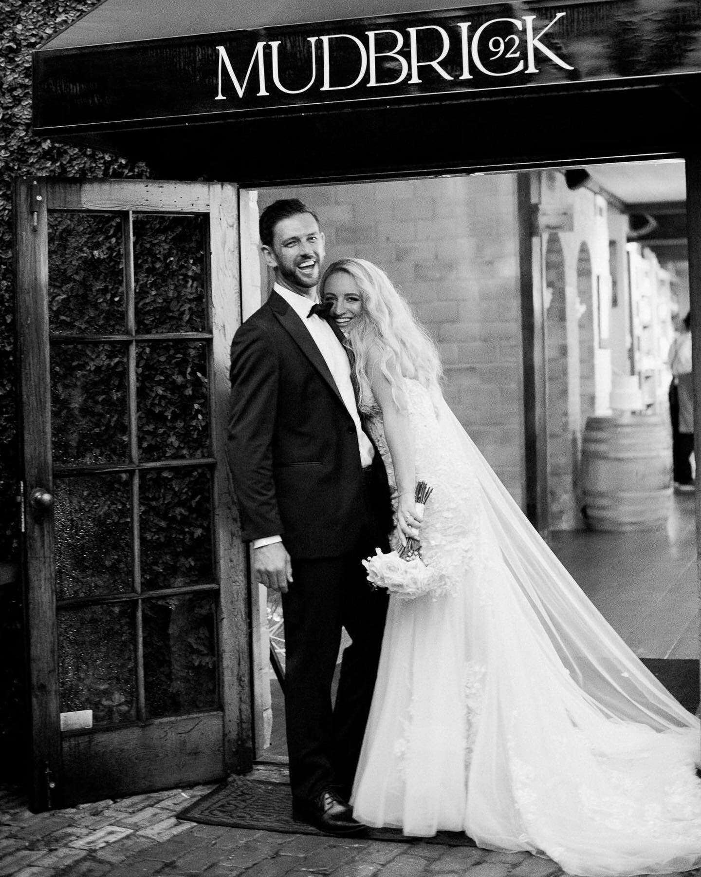 A few of my favorite frames from Lilla &amp; Dean&rsquo;s gorgeous rainy dreamy day 💫✨💫

#skyecarterphotography #destinationweddingphotographer #nzweddingphotographer