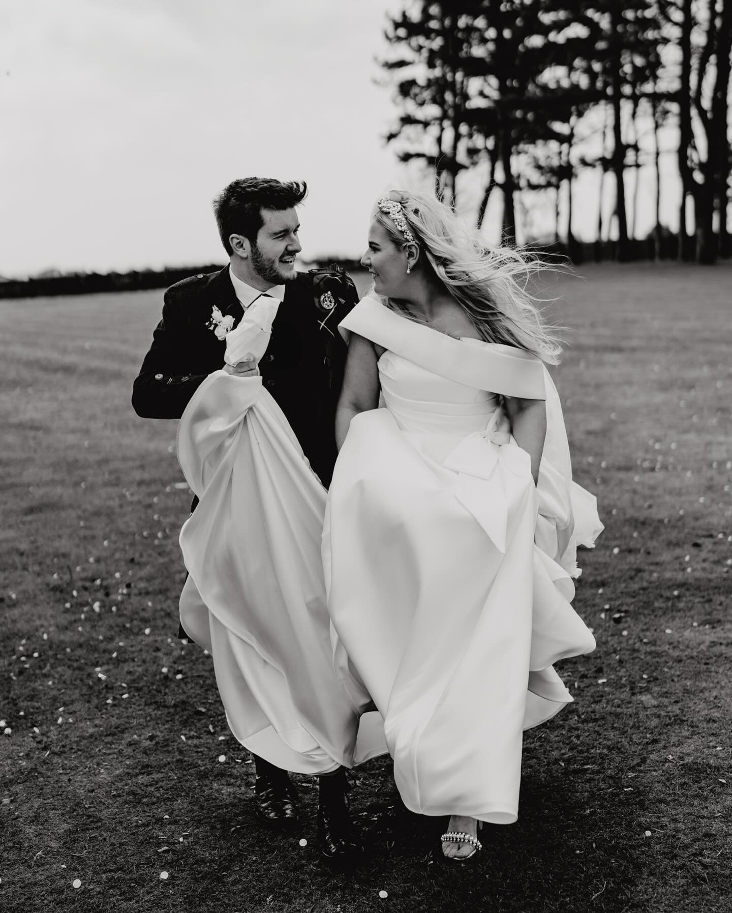 KELLIE &amp; ALAN
6th April 2024
Lochgreen House, Troon

What a day we had on Saturday for Kellie and Alan, a windy one- but what a day!

Second time in a few weeks at Lochgreen for me, fast becoming one of my fave venues to work at- Kari and her tea