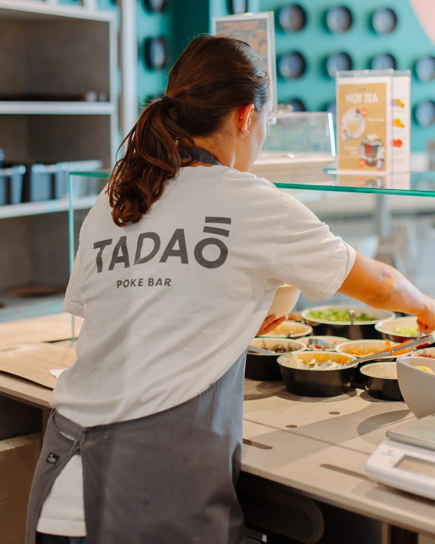 Your bowl, your rules  At Tadao, you pick the base, the protein, the veggies, the toppings, the garnishes&hellip; we mix it all up for you  The result? A bowl that&rsquo;s 100% you 

📍 Tadao &ndash; Fresh, Customizable Poke Bowls in Brussels &amp; W