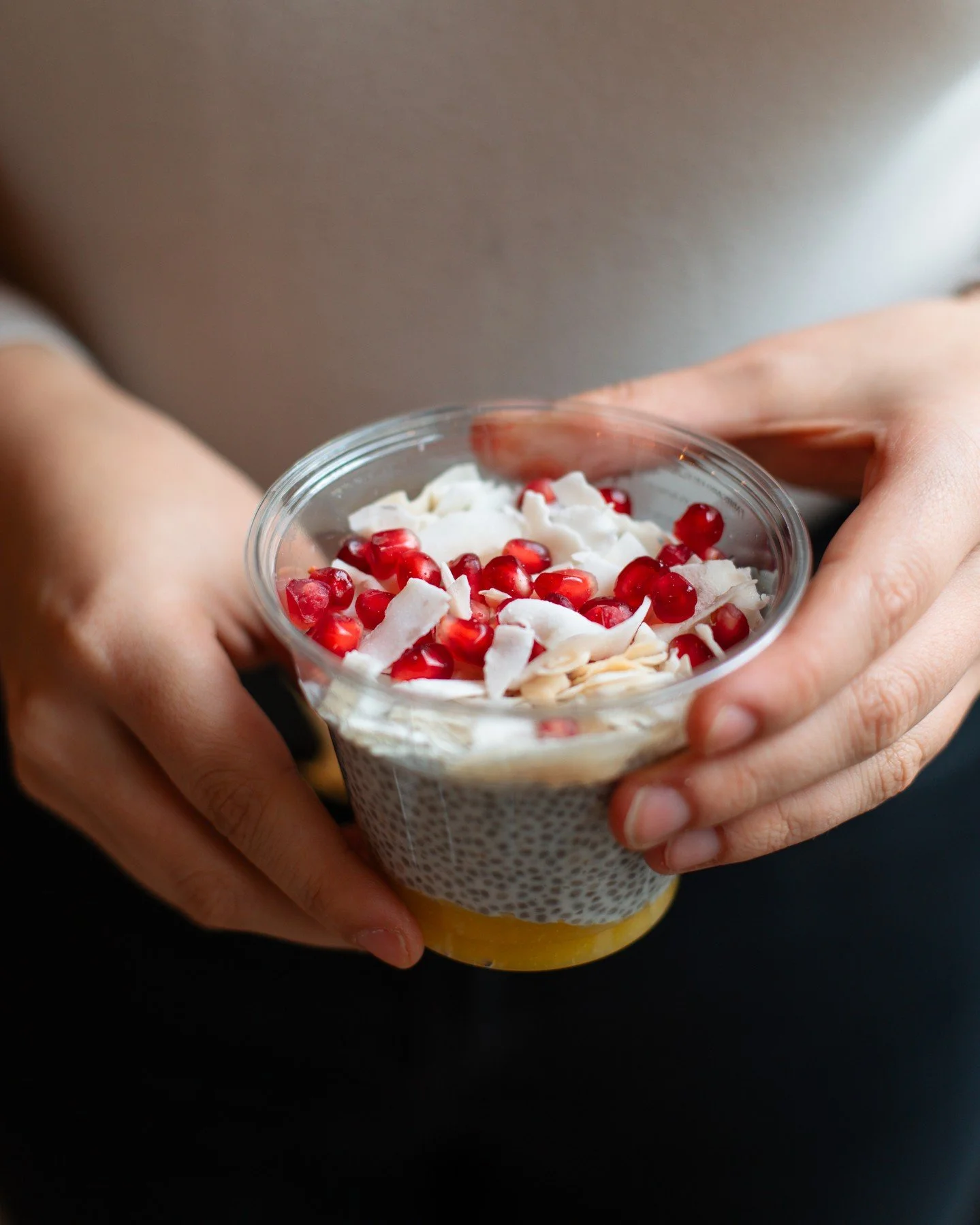 A dessert that feels like vacation 🌴
Discover our mango chia pudding with coconut and pomegranate ✨ Sweet, light, and 100% guilt-free 😋
#tadaopokebar #fastgood

#dessert #chiapudding #pokebarbrussels #pokebarwaterloo