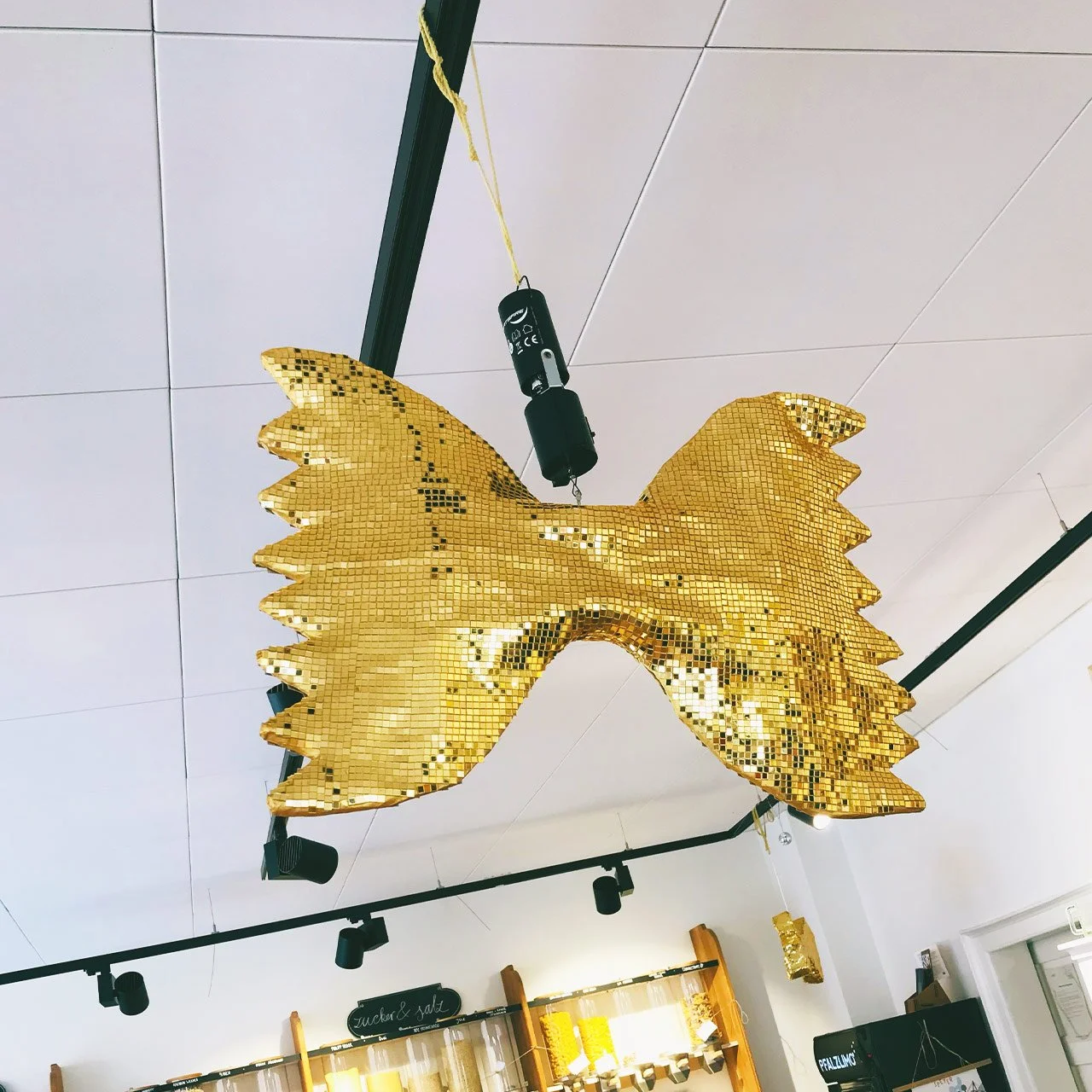 Disco-Farfalle-Helene-Uhl-Kunst-Speyer-Frankfurt-Mannheim-mainz-Berlin.jpg