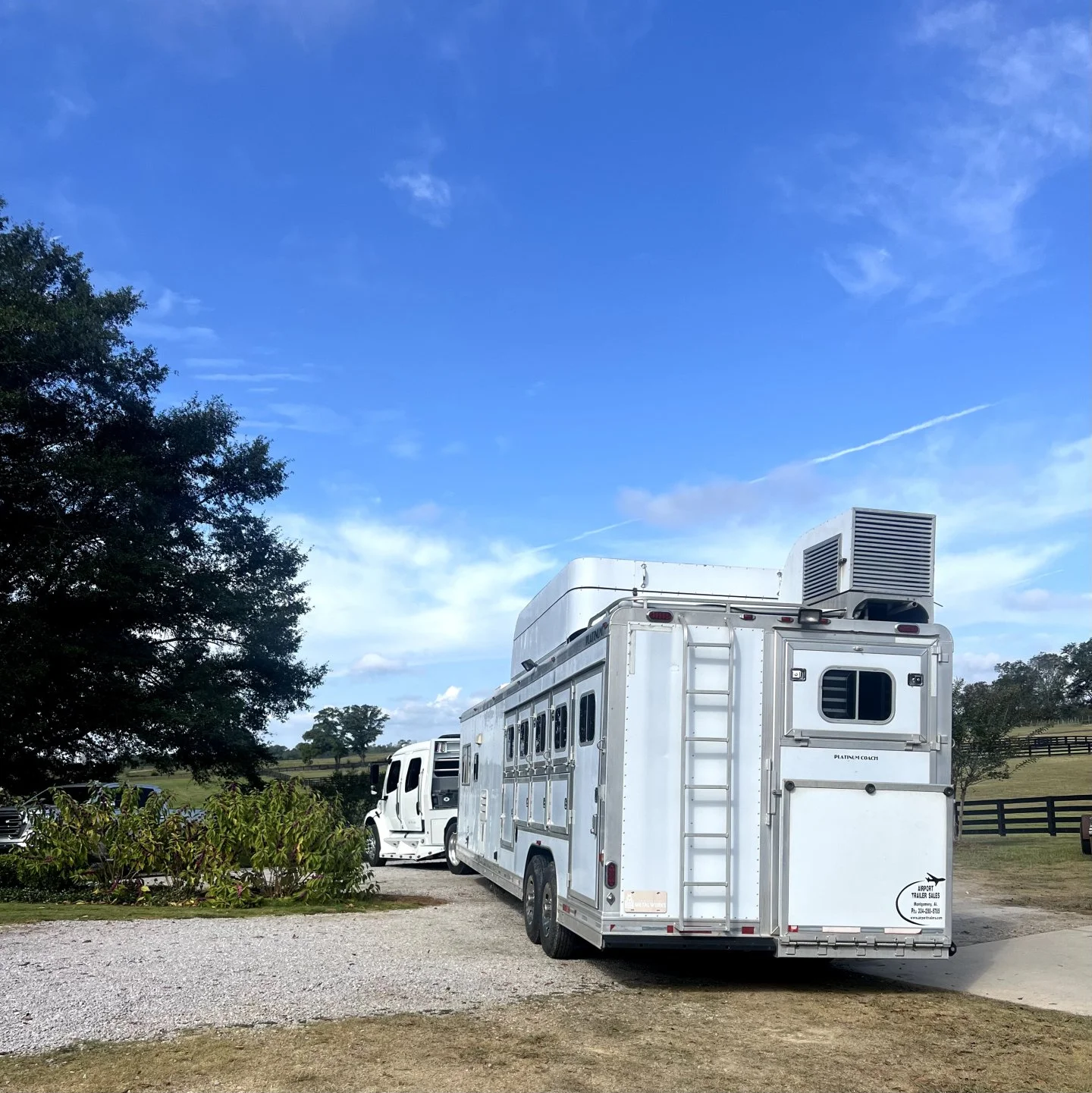 HOW TO KNOW WHEN YOUR HORSE TRAILER NEEDS REPAIR 🐴

Here are 5 signs it's time to bring your trailer in:

1️⃣ Inconsistent tire wear 
2️⃣ Rust/oxidation around the frame or hitch
3️⃣ Doors that don't latch properly
4️⃣ Welds that are cracking or sep