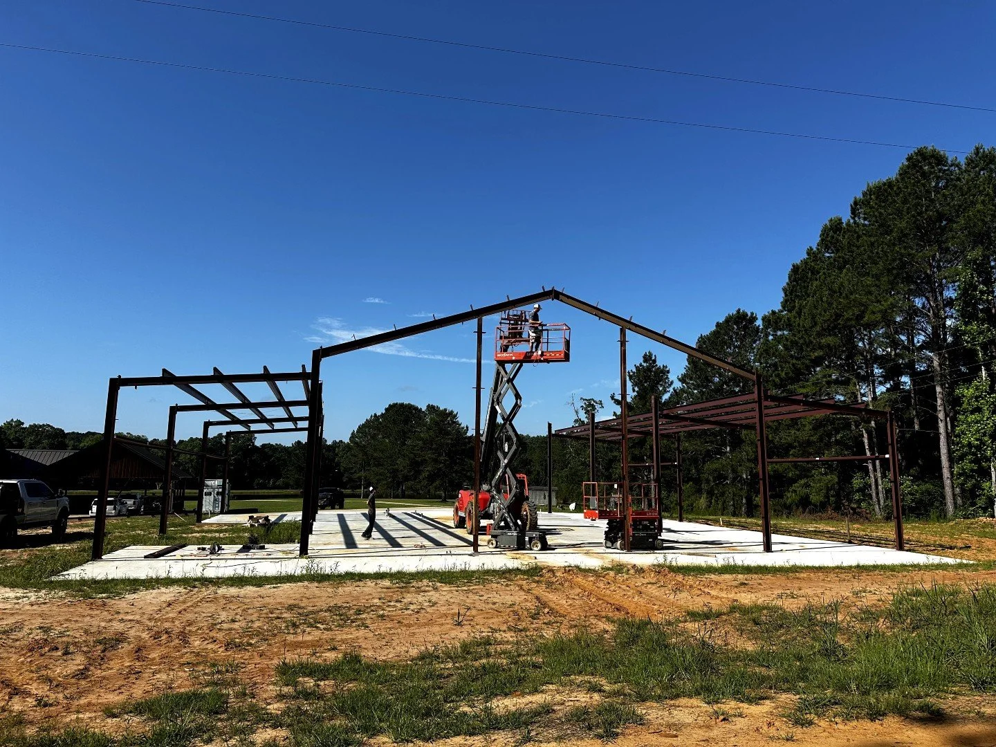 ON THE GROUND IN BRUNDIDGE. 🔩🏗️

Montgomery Metal Works is building a combination equestrian/commercial metal structure in Brundidge, Alabama - the Singleton project.

Custom steel framing. Commercial-grade fabrication. Built from the ground up to 