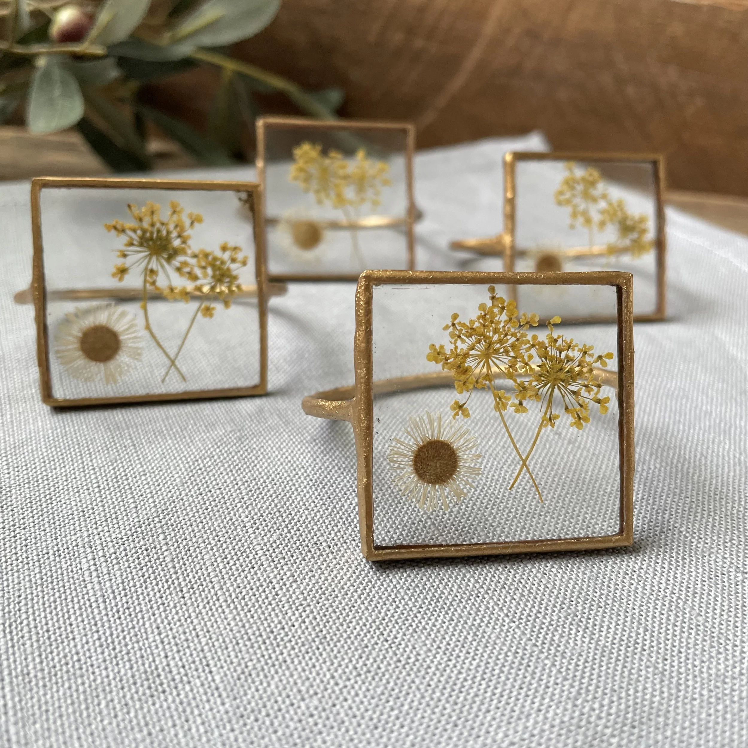 Rosy Rings Pressed Flower Napkin Rings Set Queen Anne's Lace ...
