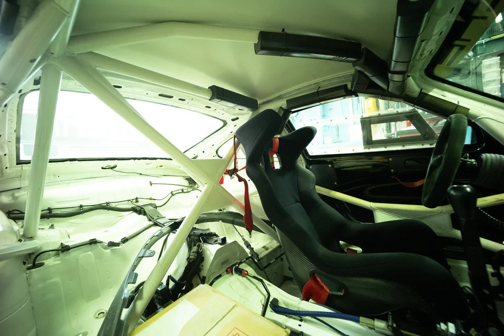 車の撮影における超広角レンズの選択 Colours