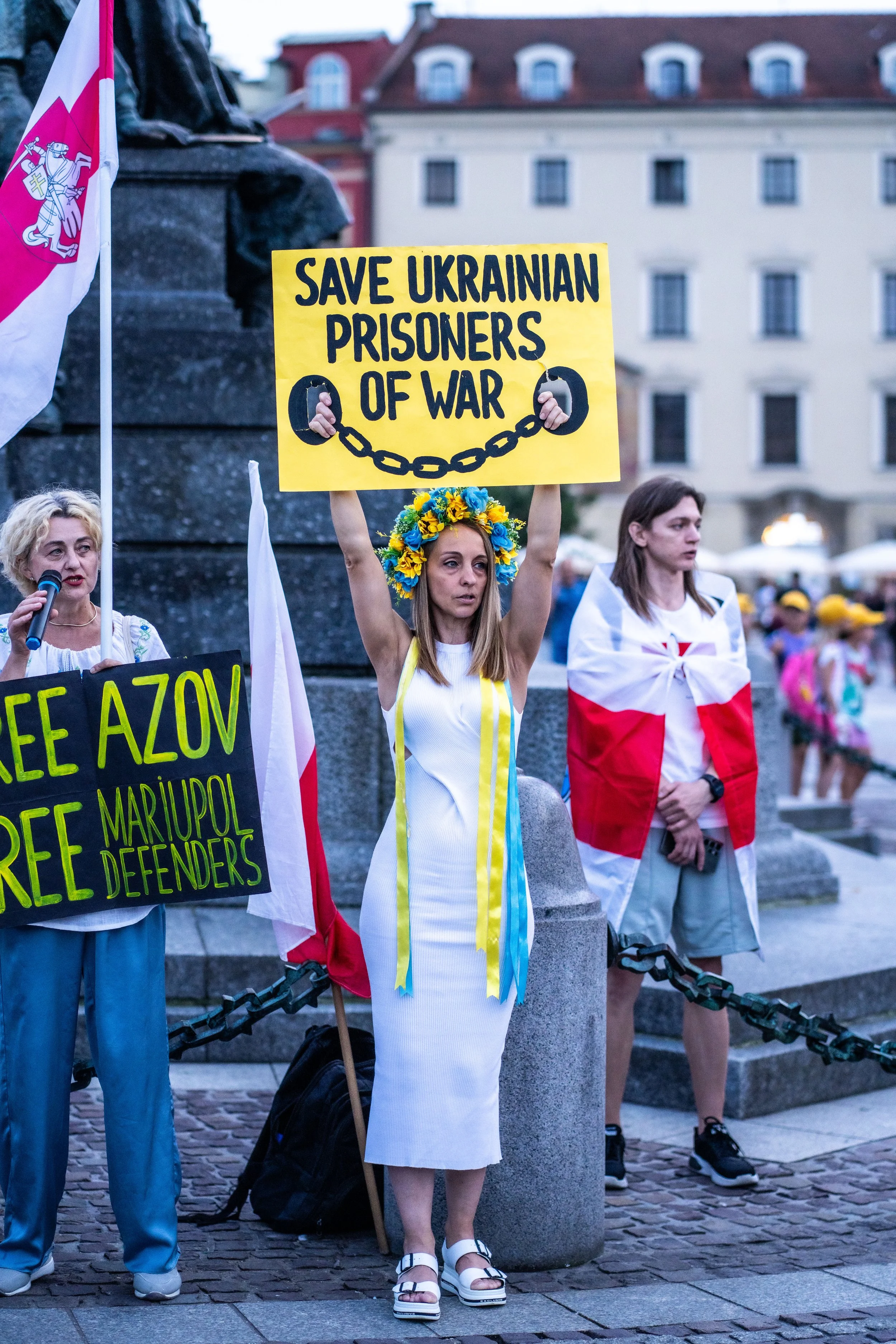 Krakow. Voices demanding freedom for prisoners of war, hope among broken chains.