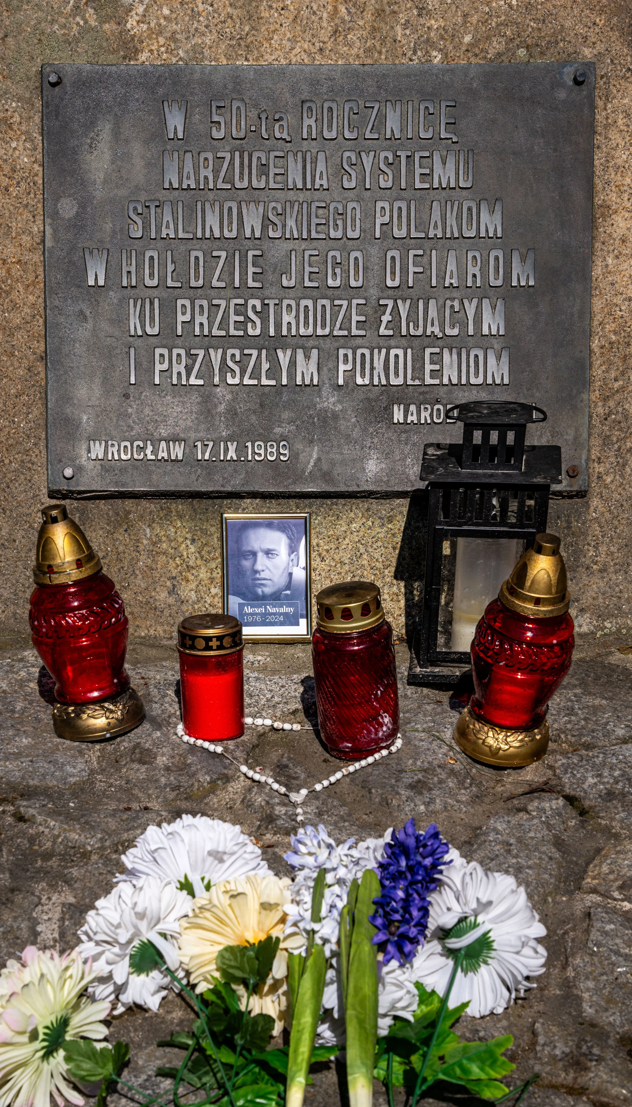 Wrocław. From Stalinist shadows to Navalny’s sacrifice, memory whispers: oppression returns unless courage keeps the light alive.