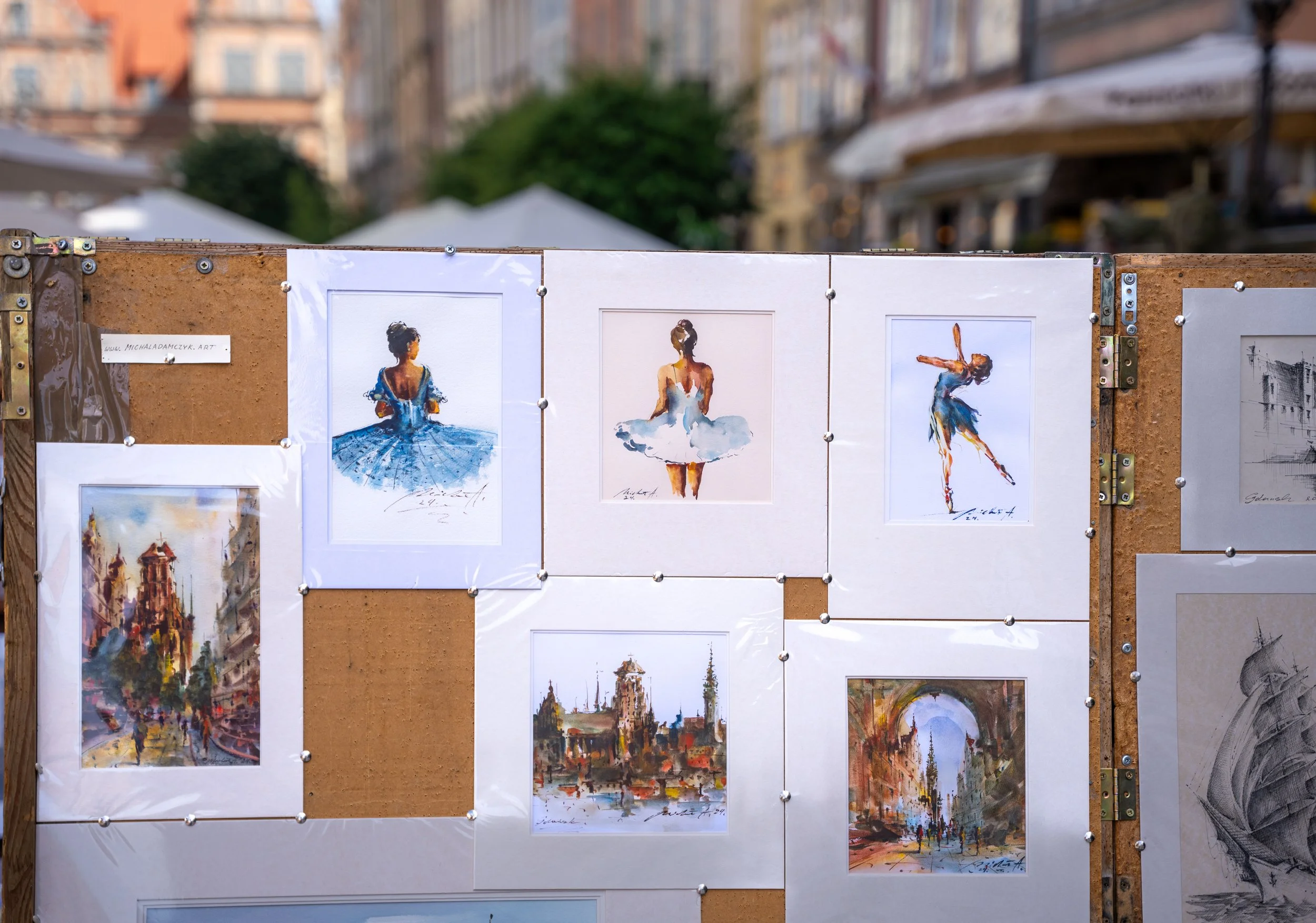 Gdańsk – Colors on paper echo the rhythm of the streets, dancers and cities painted in memory.