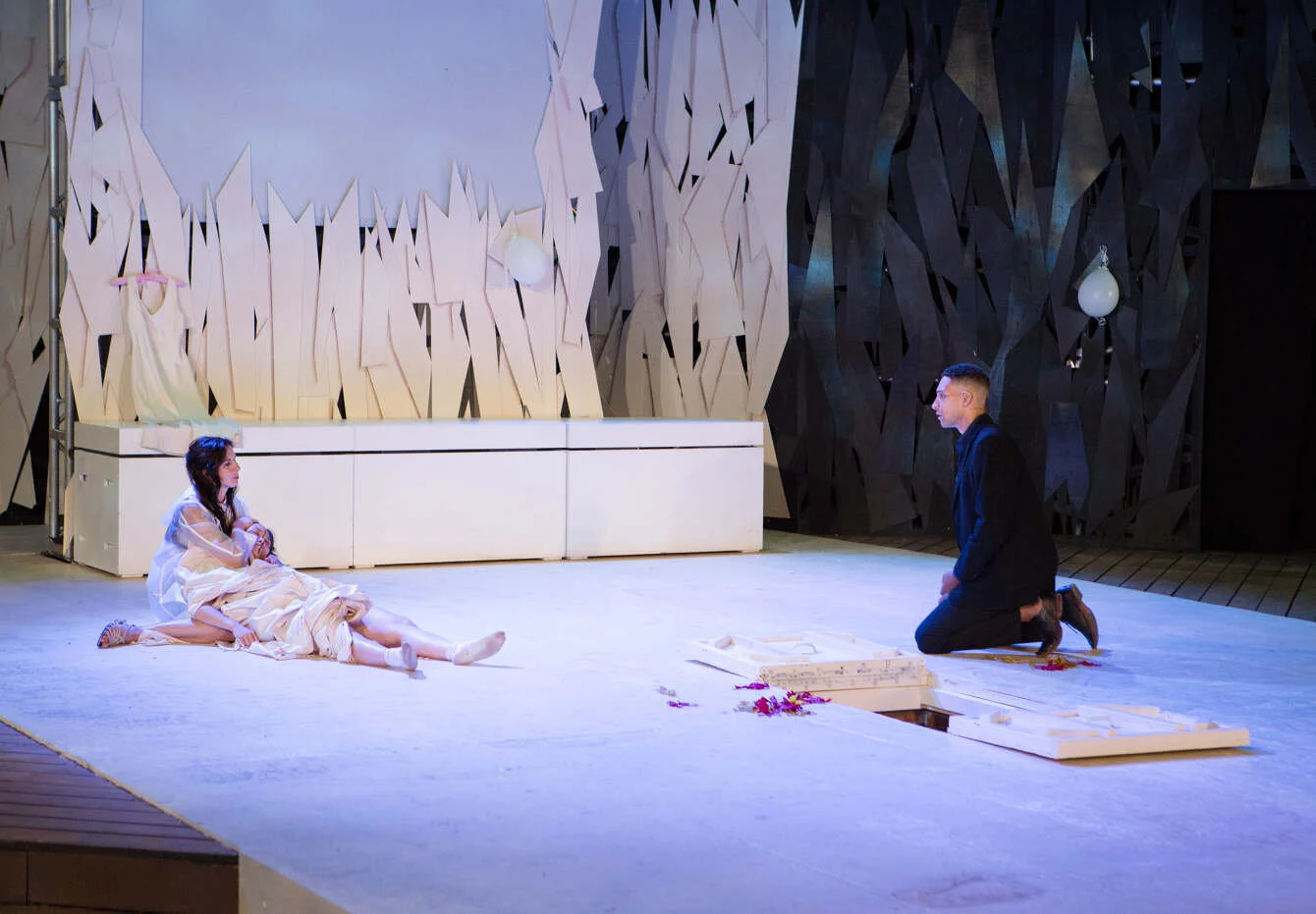28-16.06_CS_Hamlet_3251_1340_c.jpg