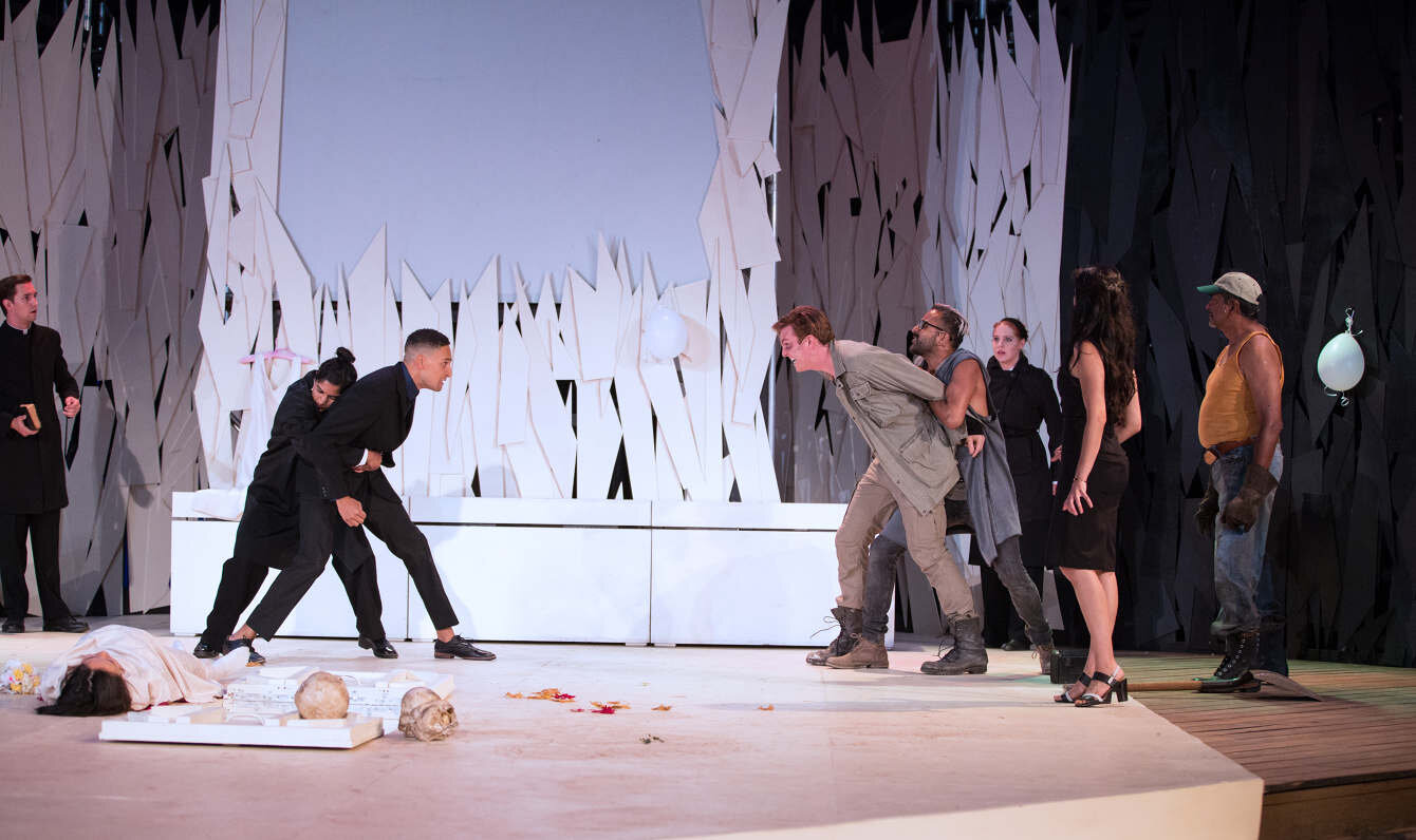 31-16.06_CS_Hamlet_3376_1340_c.jpg