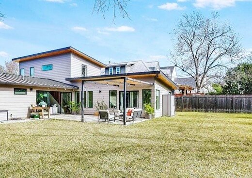 We could browse new listings from @realtyaustin all day long! Yard goals + modern design 🍃🌀
.
.
.
@lantanaplace #lantanaplace #realtyaustin #austin #atx #atxlife #512 #austintx #yard #sunshine #sun #shine #house #bigyard #modern #clean #realty 