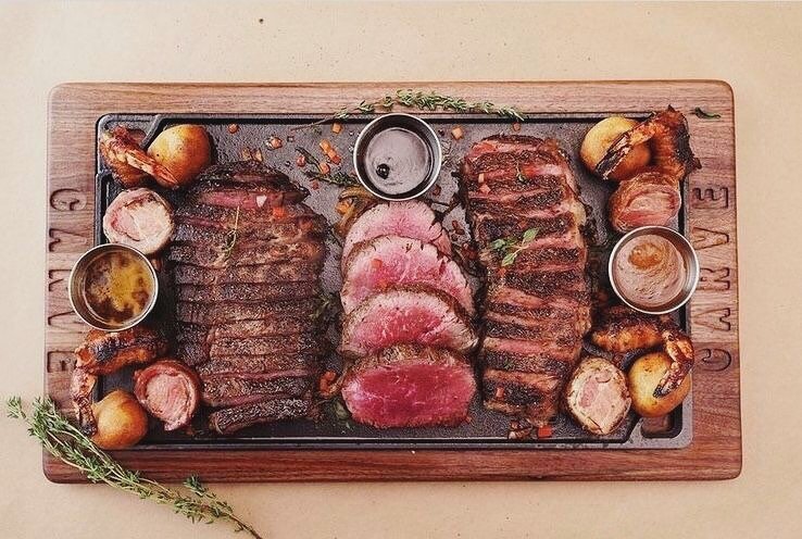 Get on &quot;Board&quot; 😉 to-go style! 3 starters, 3 steak entrees, 3 sauces and 3 family-style sides. The luxury of a steak house dinner in your own home 🍽️🥩
.
.
.
@lantanaplace #lantanaplace #carvegrille #austin #tx #austintx #atx #atxlife 