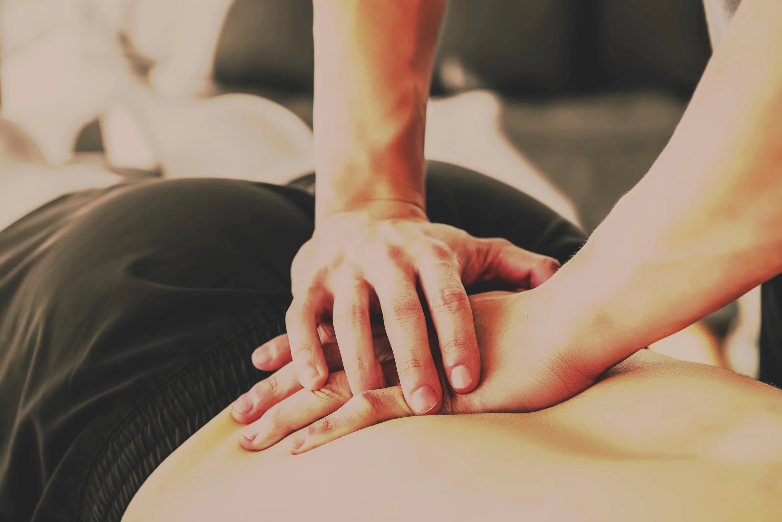 Chiropractor+Rollover+image+-+Black+Background.jpg