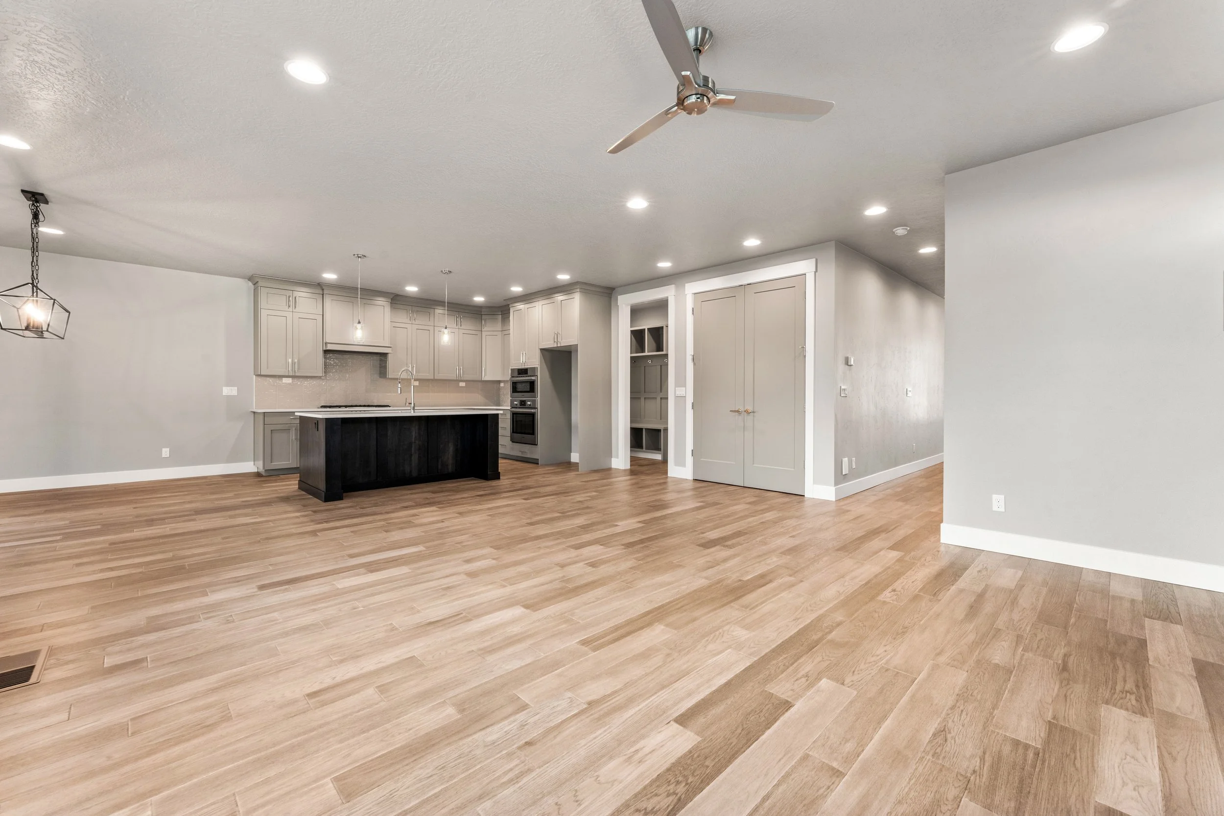 8179 Fountain Brook St-18.jpg