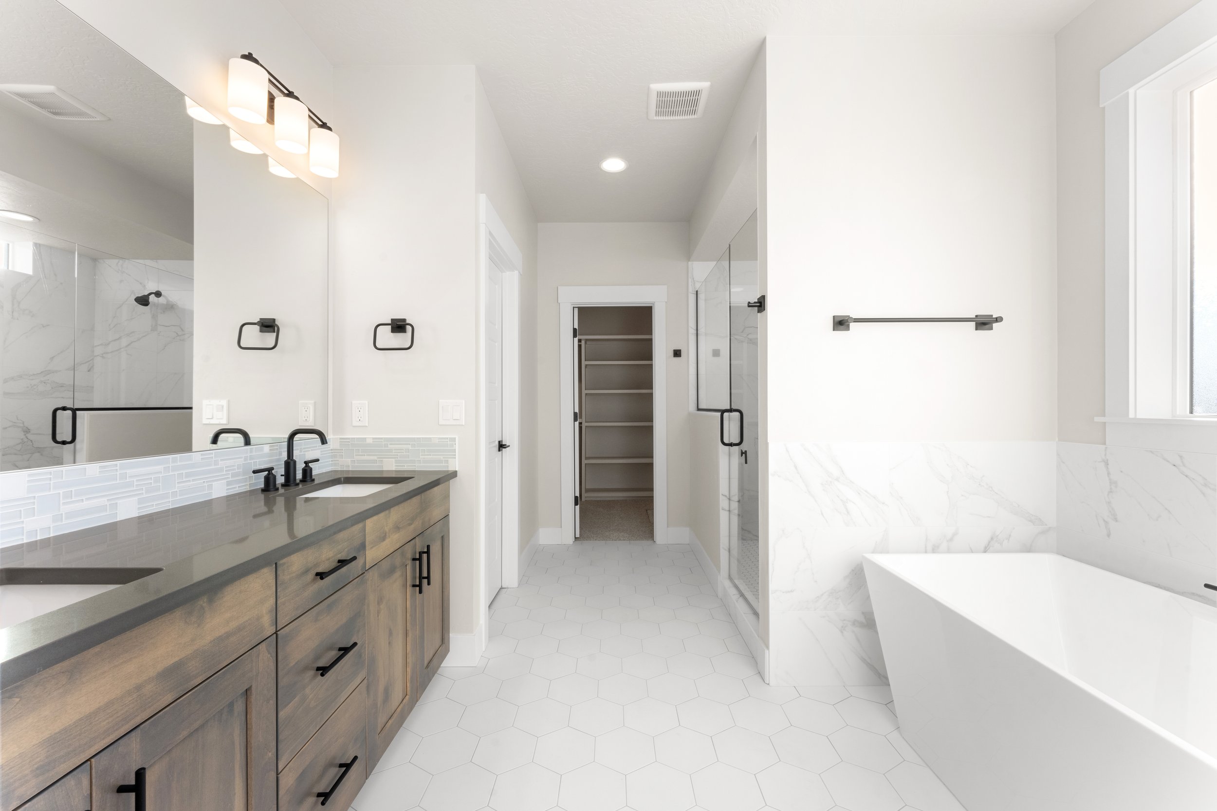 8076 Tandy Cove-40.jpg