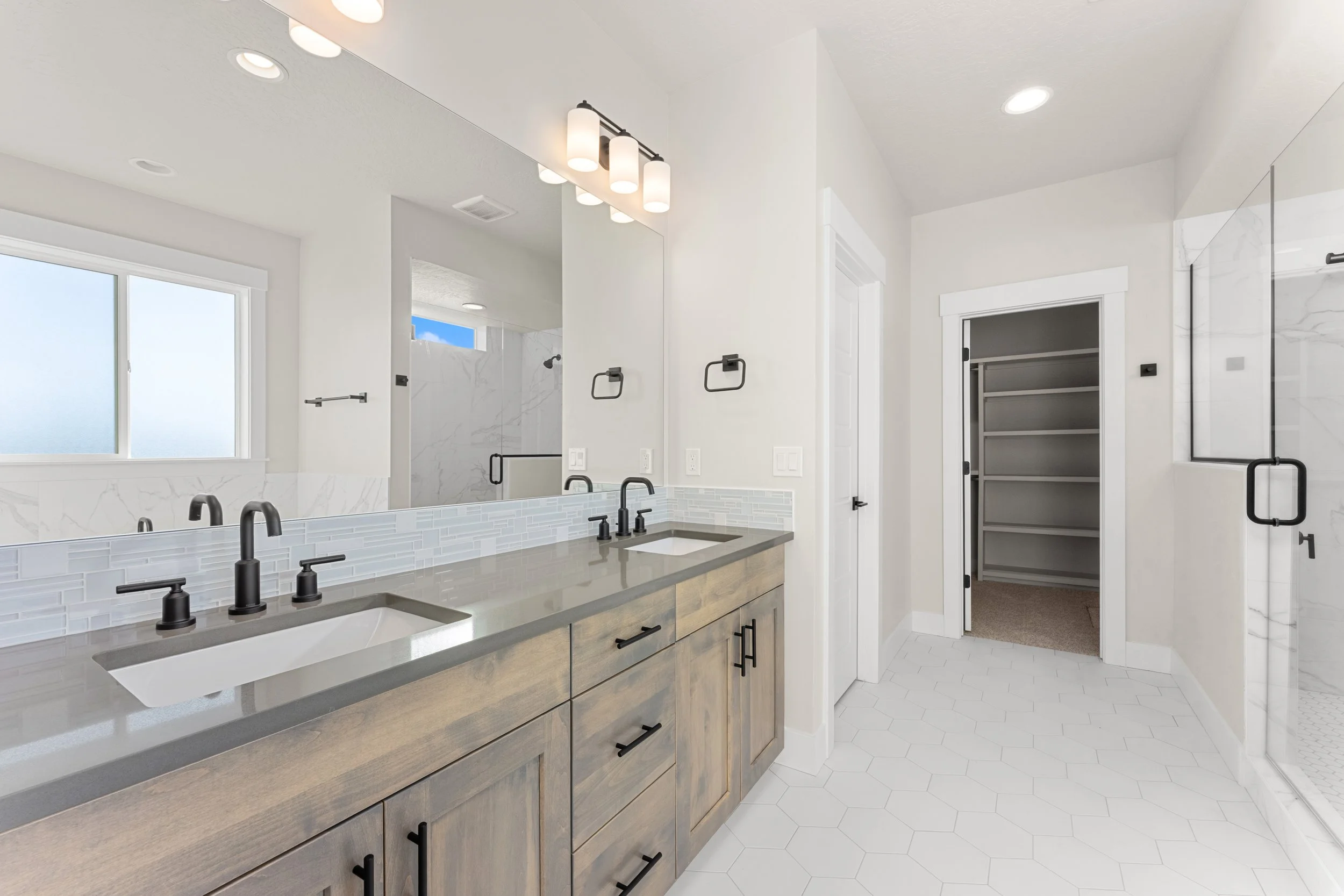 8076 Tandy Cove-39.jpg