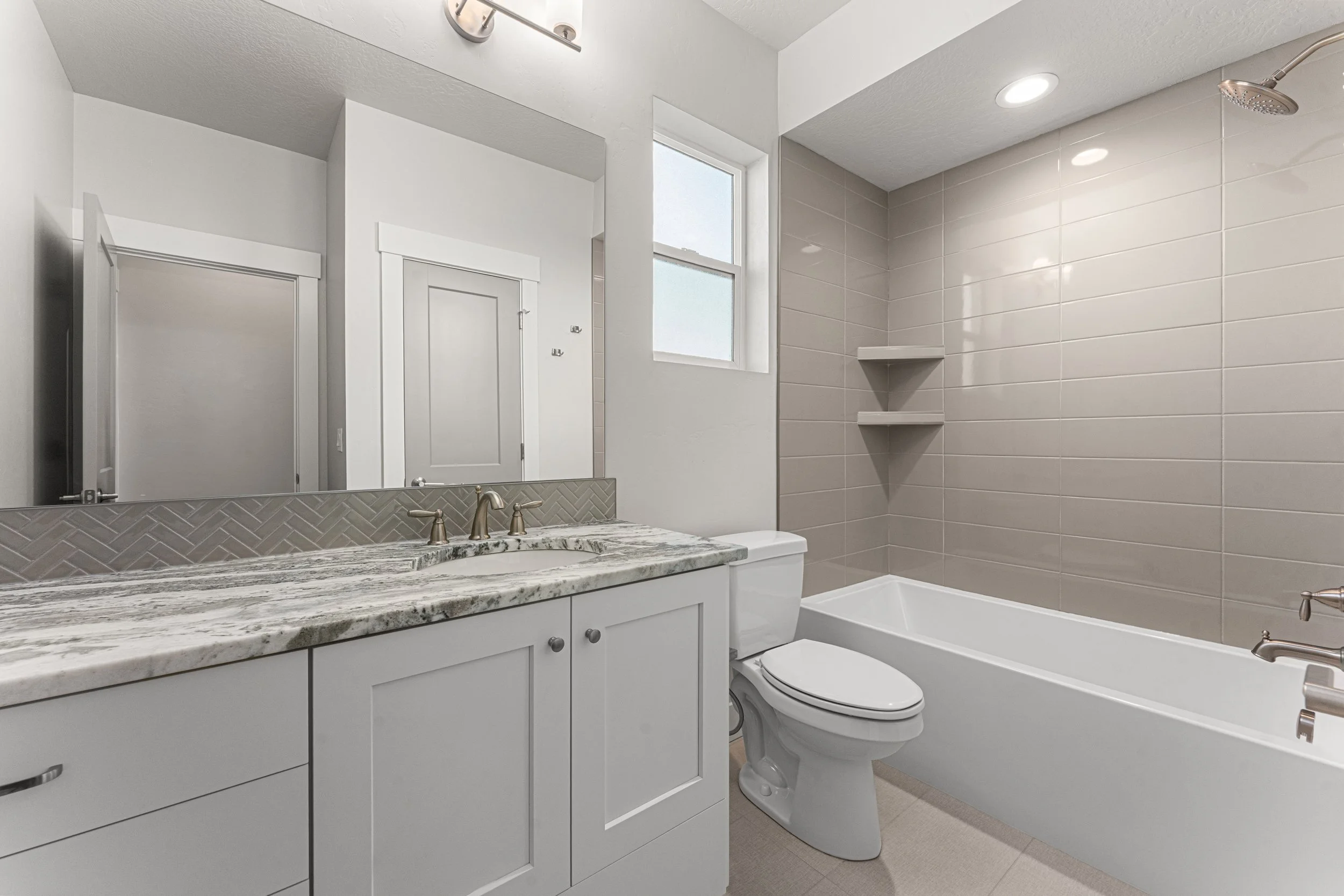 8165 Fountain Brook St-18.jpg