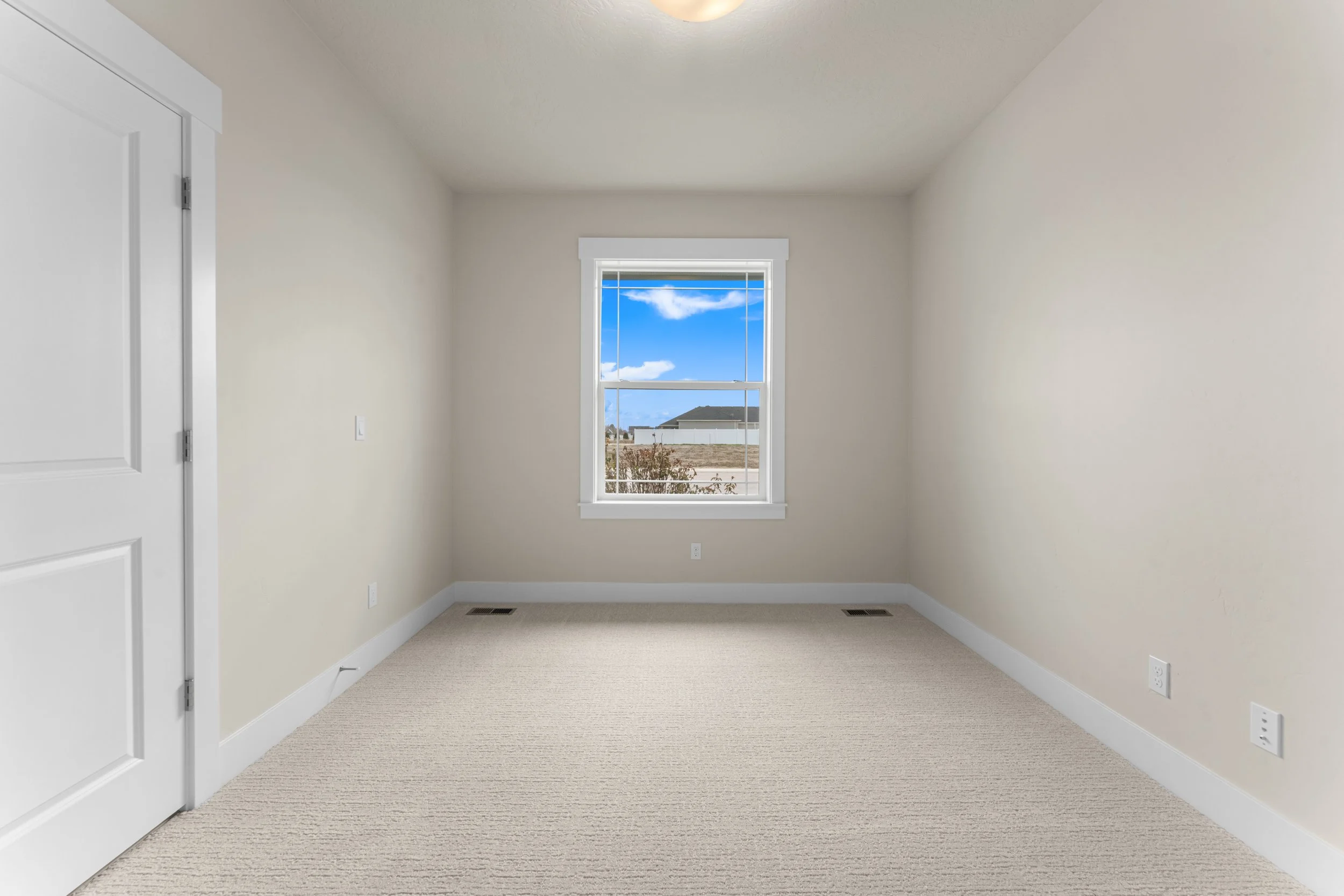 8078 Tandy Cove St-10.jpg